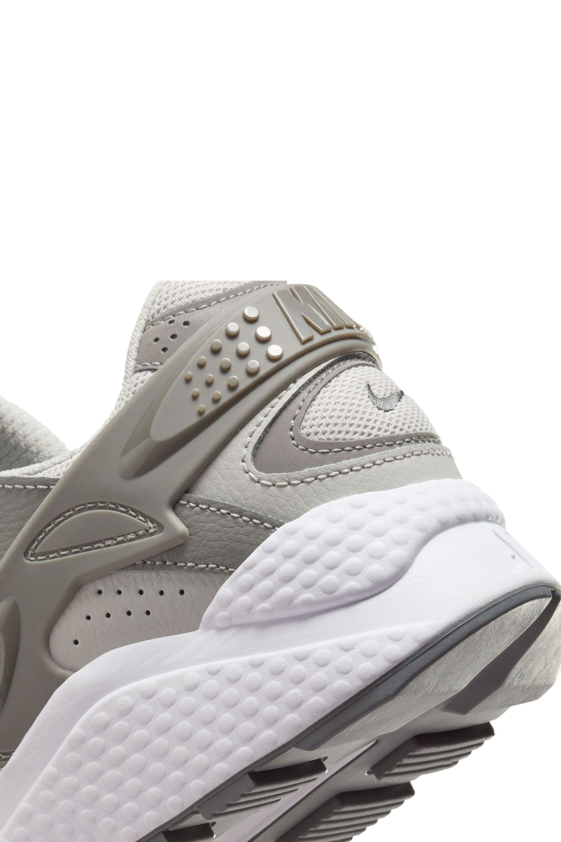 Grey nike huarache discount
