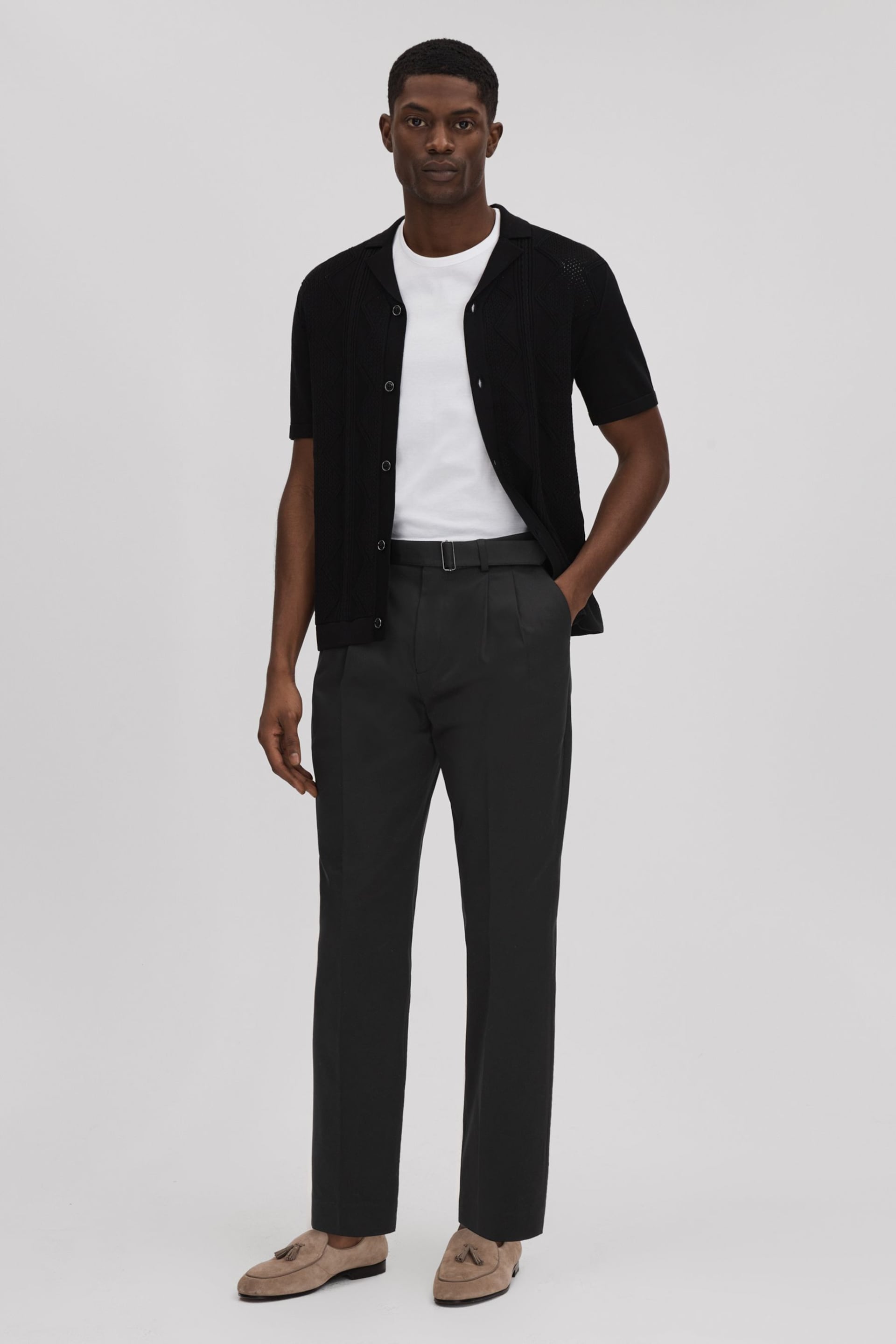 Reiss Black Liquid Relaxed Tapered Belted Trousers - Image 3 of 5