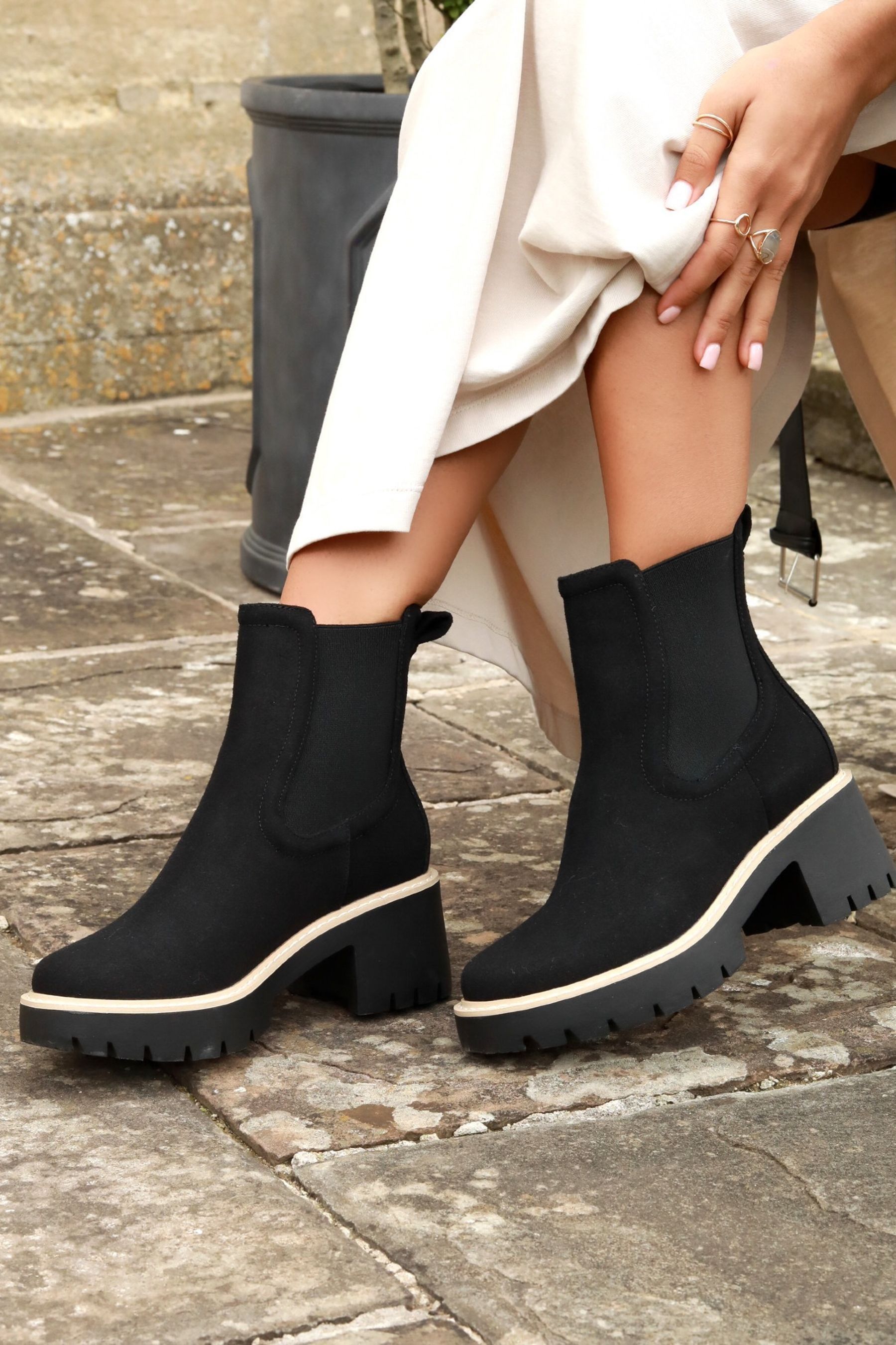 Linzi boots deals sale