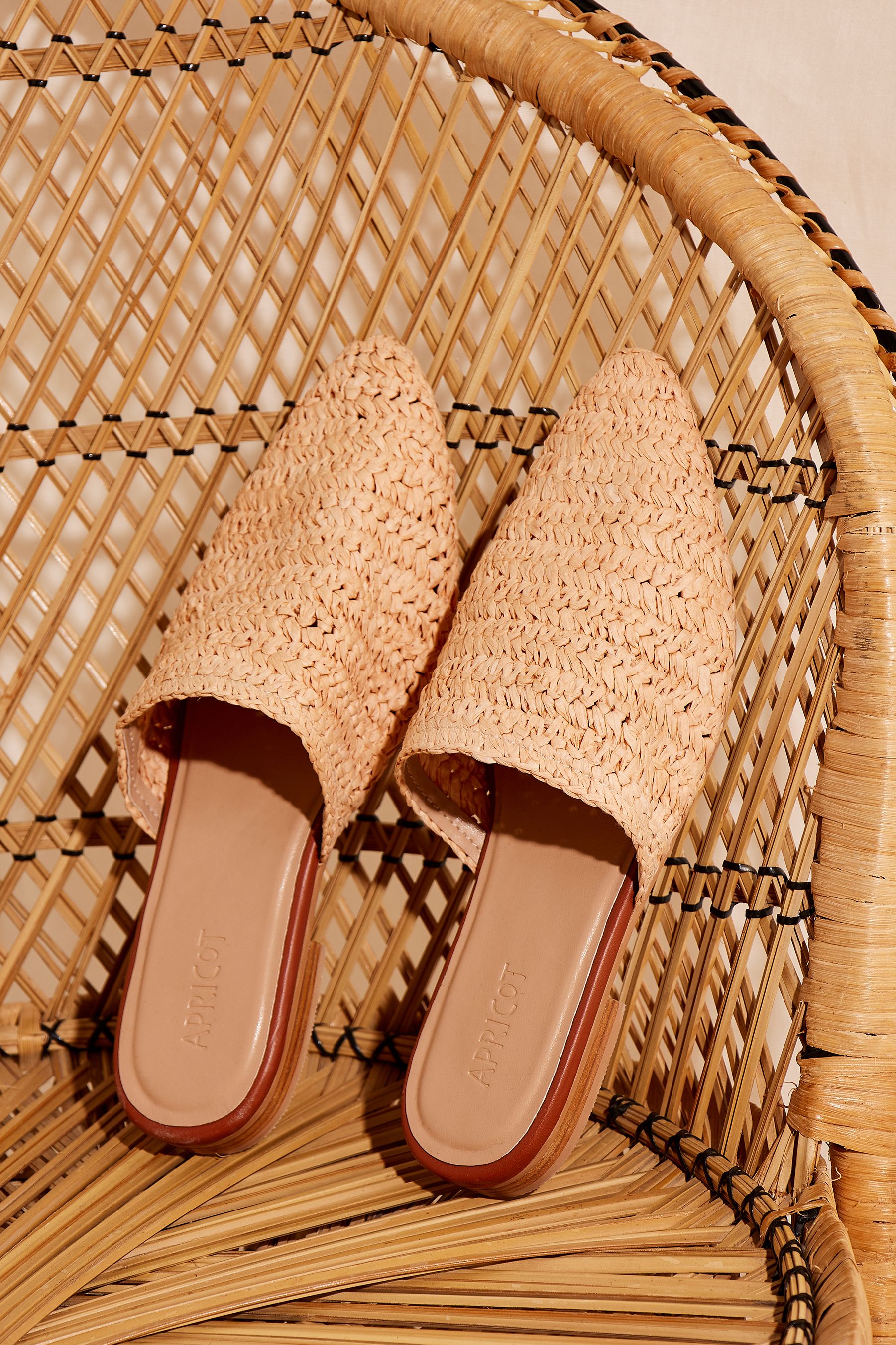 Woven straw sandals top