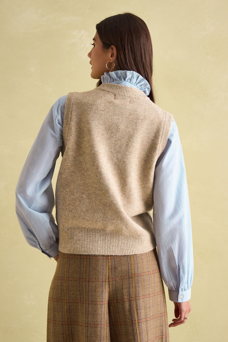 Joules Holly Camel Knitted Vest - Image 2 of 5