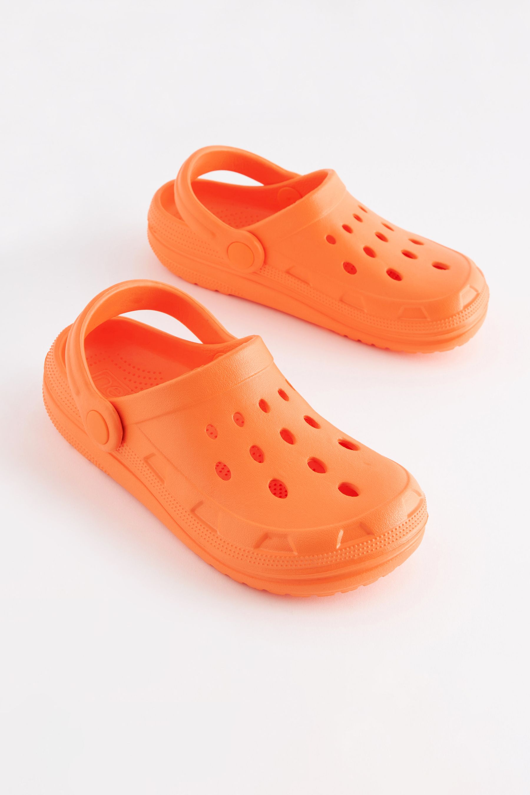 Orange clogs 2025