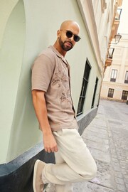 Neutral Palm Tree Embroidery Textured Jersey Short Sleeve Shirt - Image 5 of 8