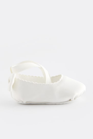 White Ballet Baby Shoes (0-24mths)