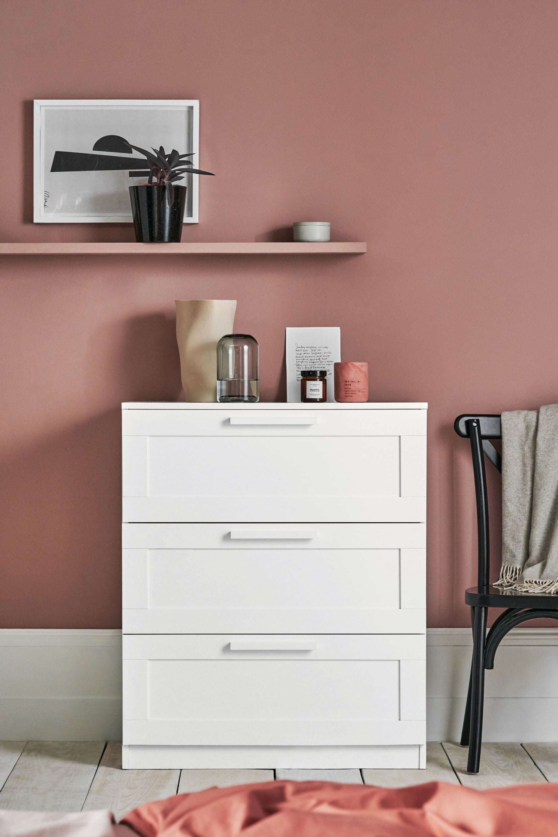 Skinny 3 outlet drawer dresser