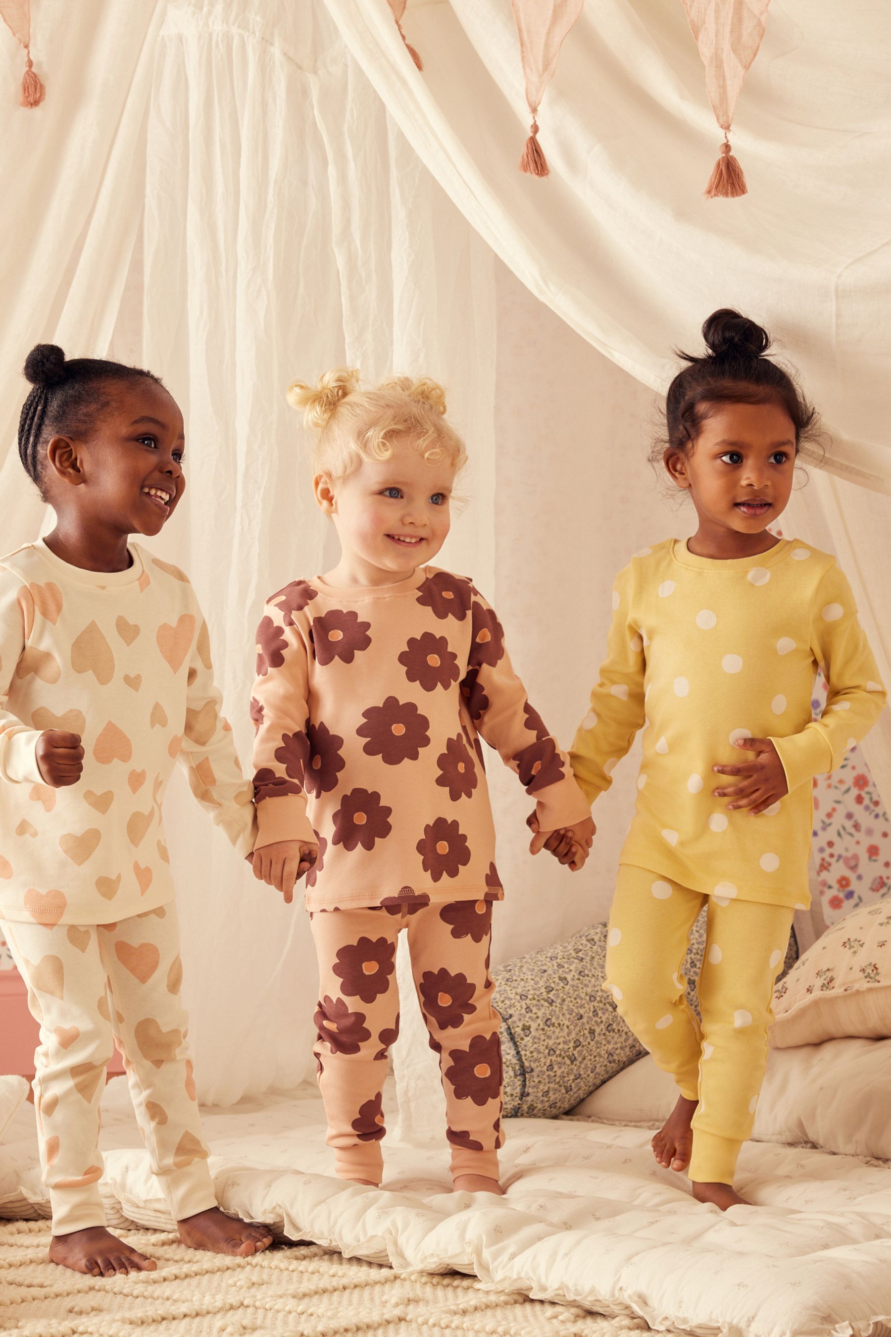 Acheter C ur de fleur neutre jaune Stampy 100 Cotton Pyjamas 3 Lot 9mths 12yrs from Next Luxembourg