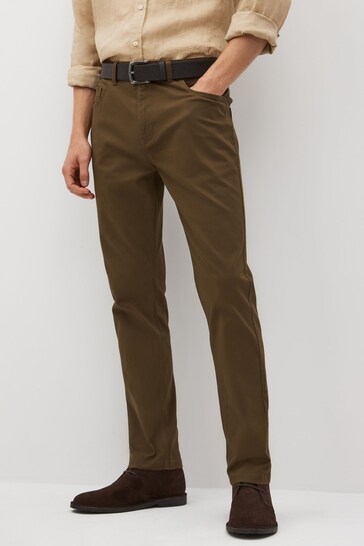 Capri pants are featured on a stretch rayon-blend fabrication