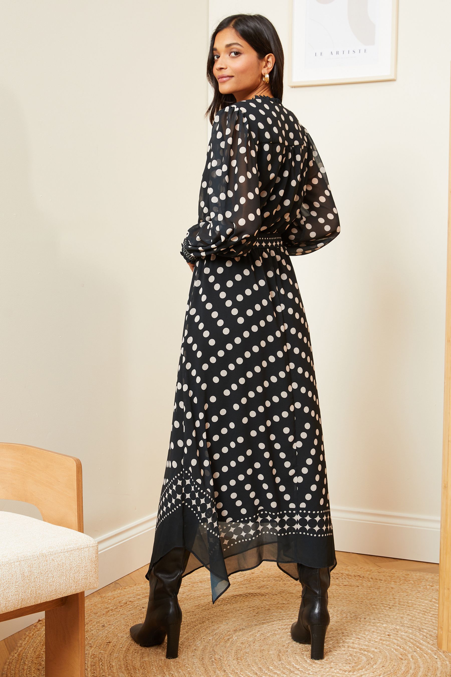 Love Roses Black and White Polka Dot Printed V Neck Belted Long Sleeve Midi Dress