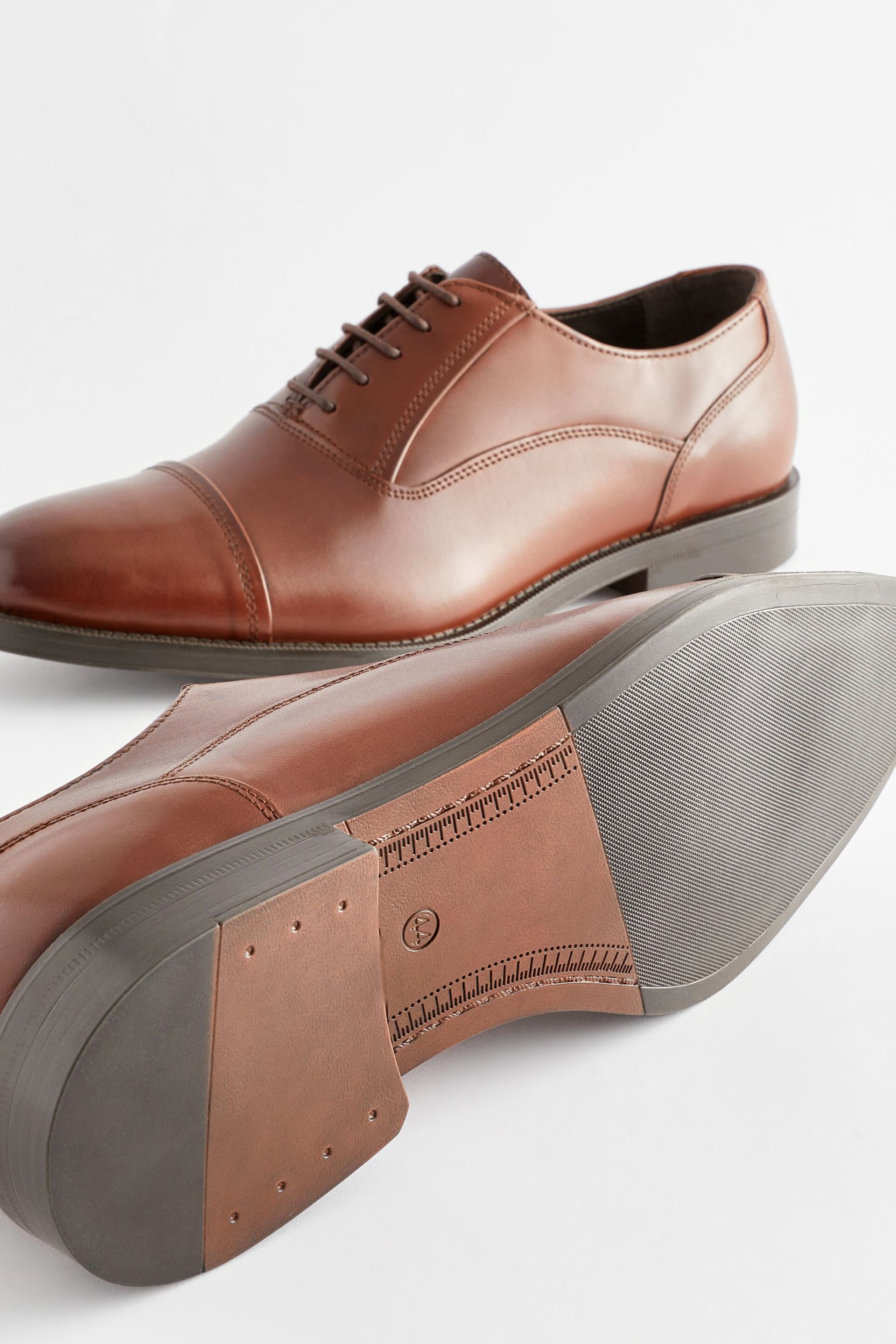Brown Leather Oxford Toecap Shoes - Image 4 of 6