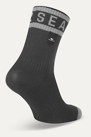 Sealskinz Mautby Waterproof Warm Weather Ankle Length Green Socks With Hydrostop - Image 2 of 2