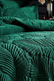 Paoletti Emerald Green Palmeria Quilted Duvet Cover and Oxford Border Pillowcase Set - Image 2 of 3