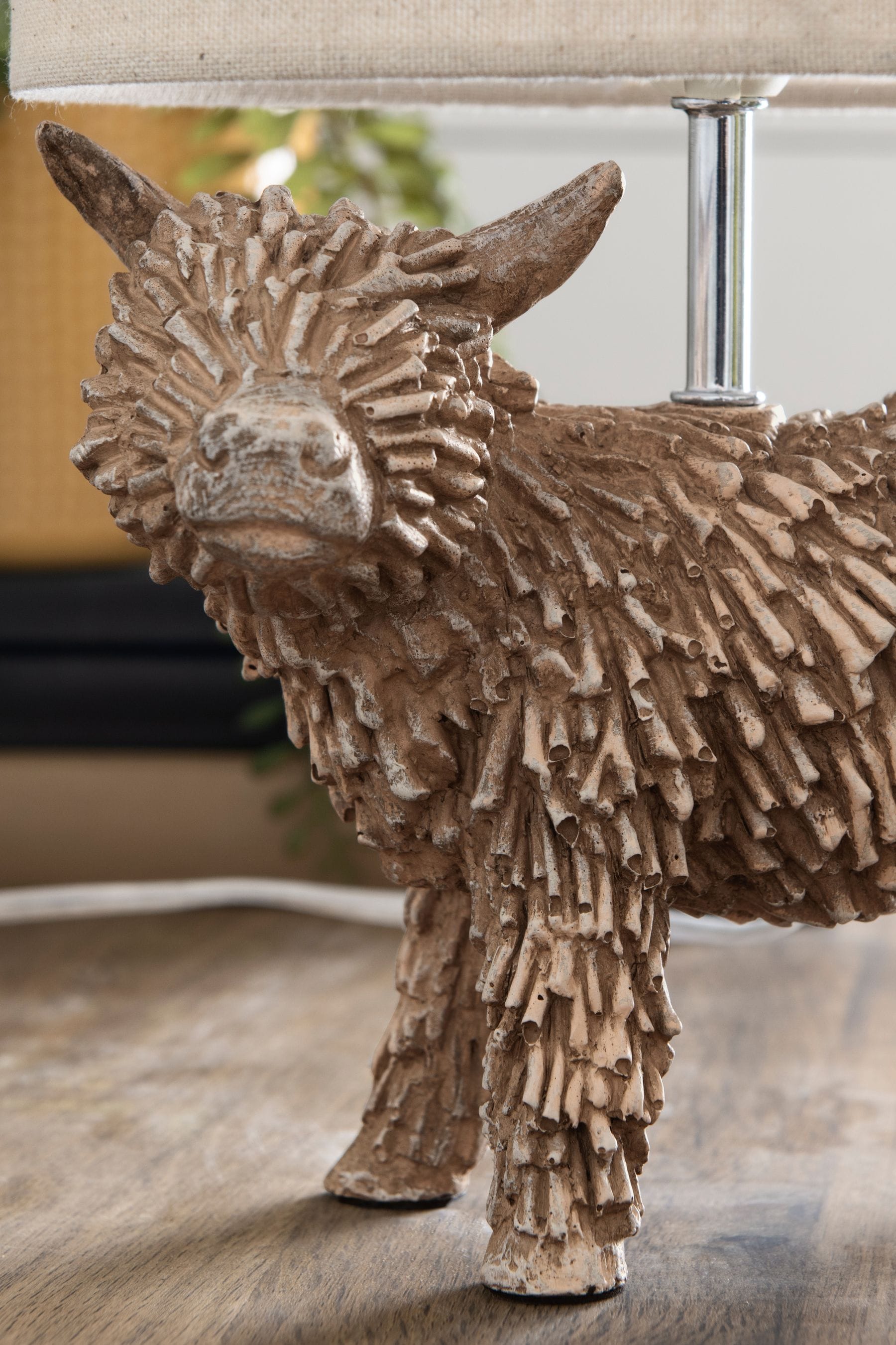 Highland cow deals table lamp
