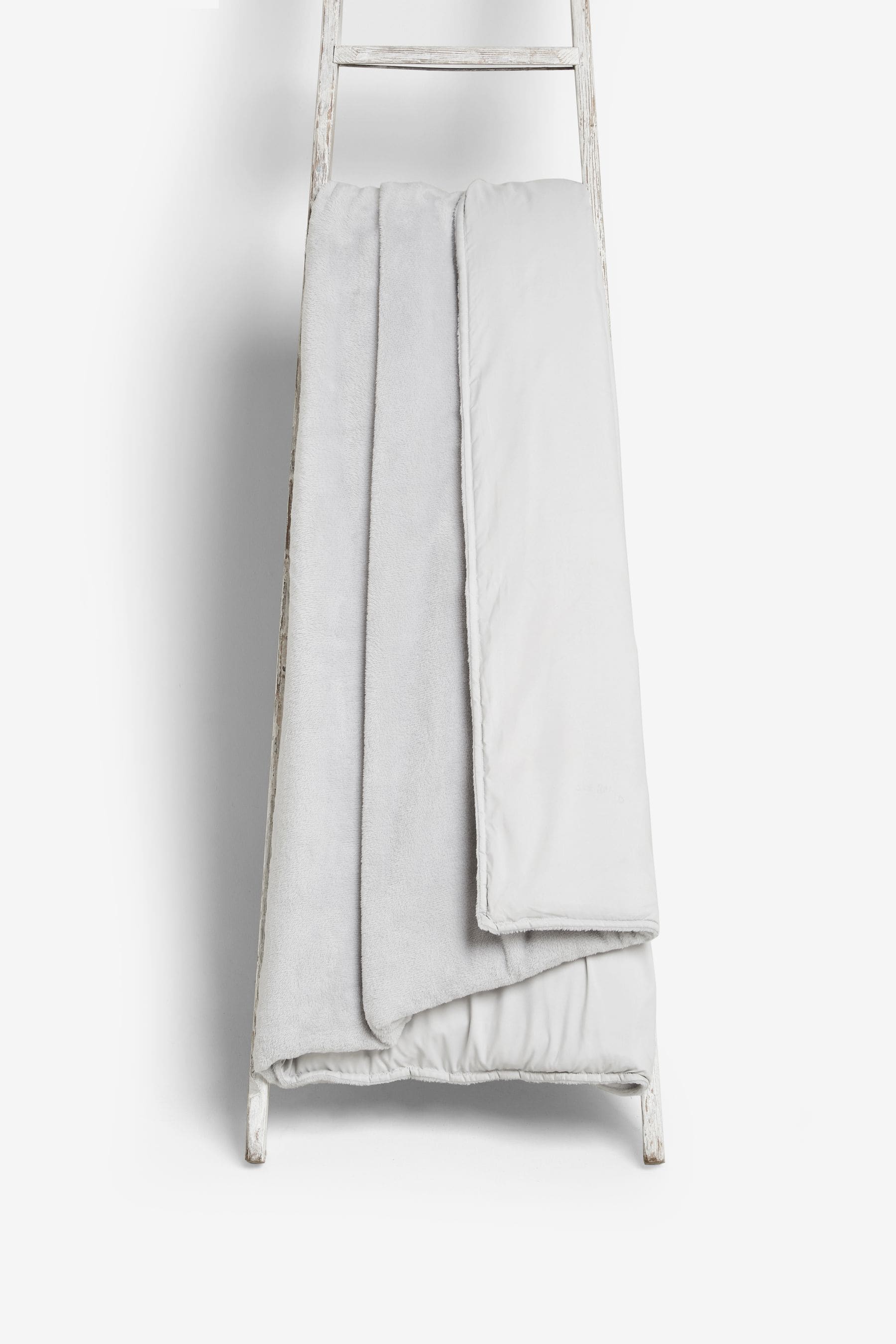 Weighted discount blanket superstore