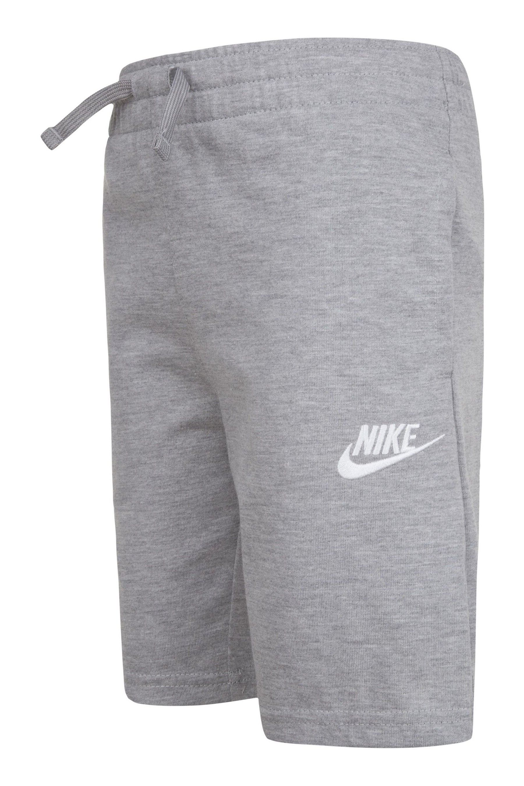 Places that sell nike shorts near me shop