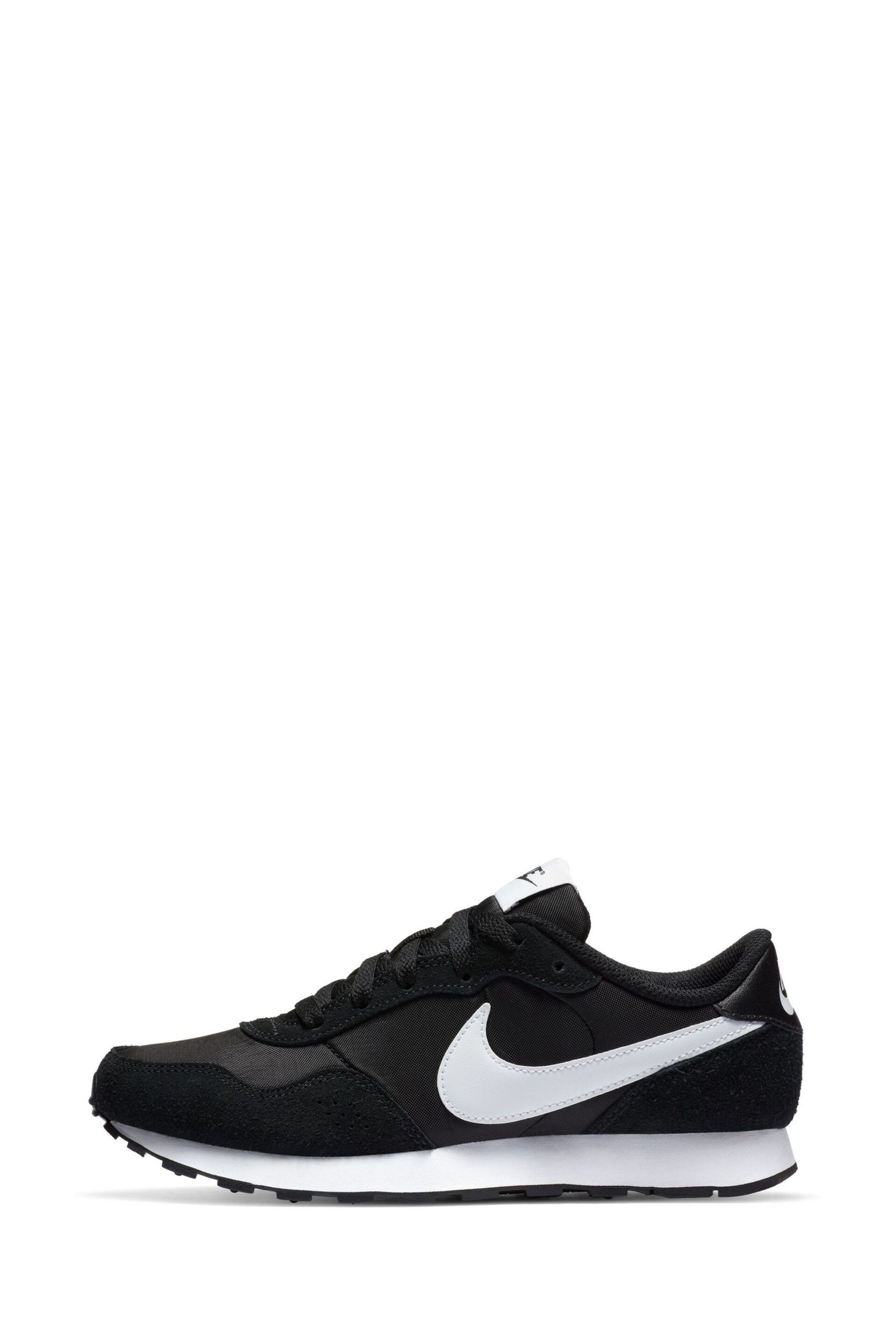 Nike Black/White Youth MD Valiant Trainers - Image 4 of 10