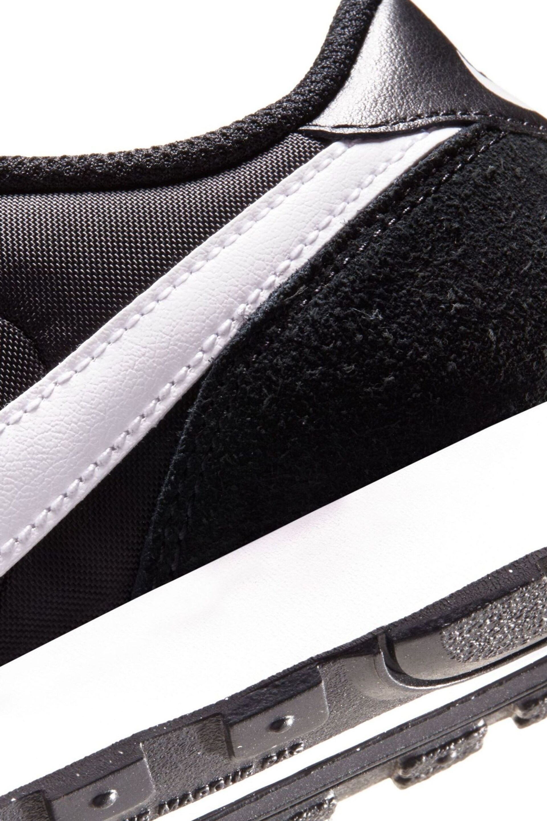Nike Black/White Youth MD Valiant Trainers - Image 9 of 10