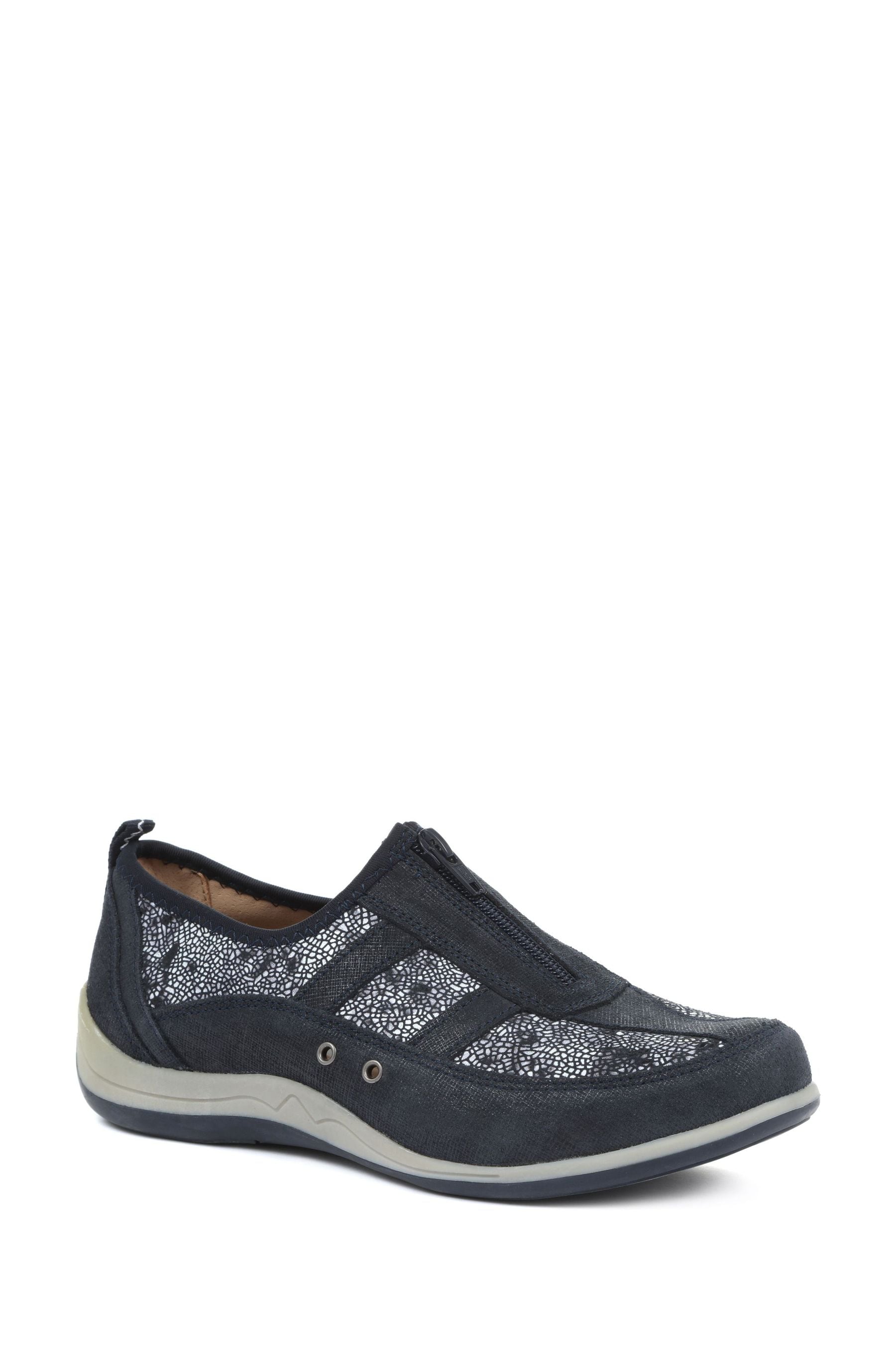 Pavers skechers wide fit cheap