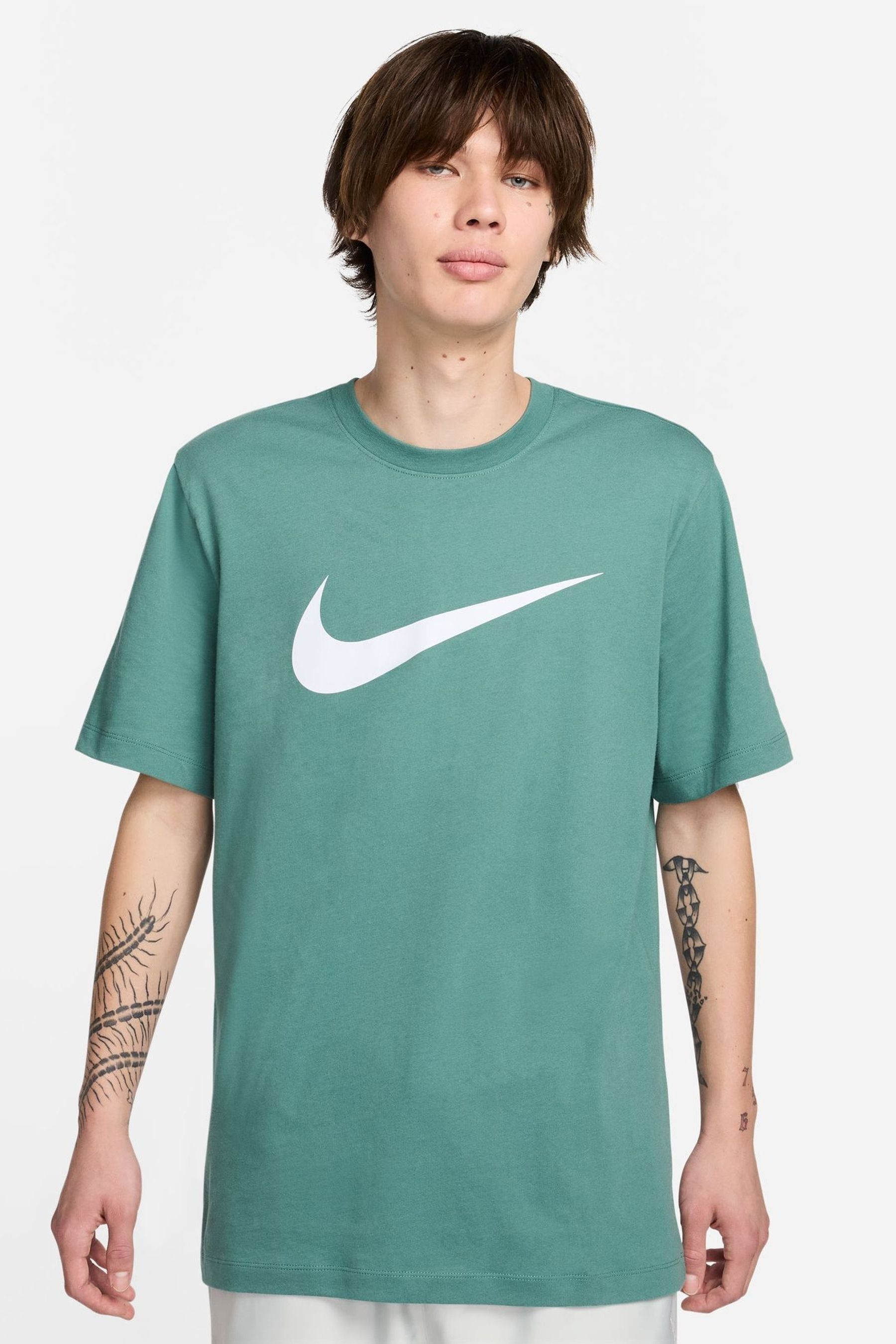 Black nike shirt with green swoosh cheap