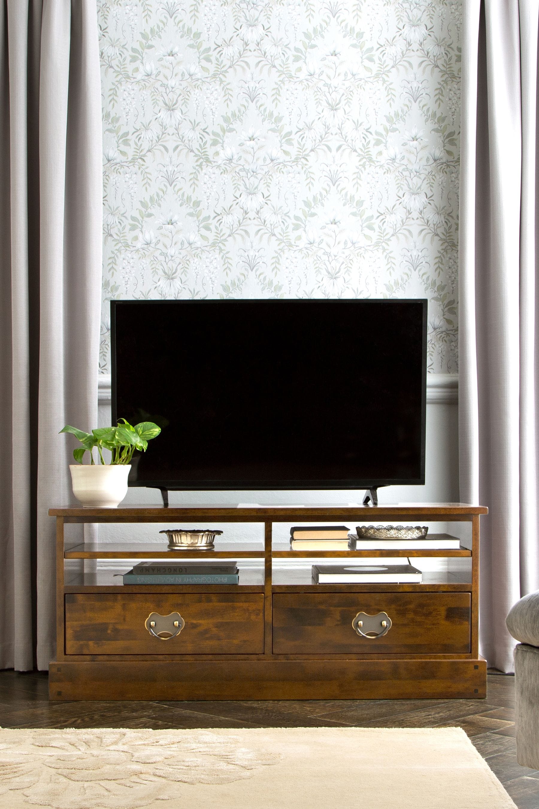 Laura ashley outlet garrat tv stand