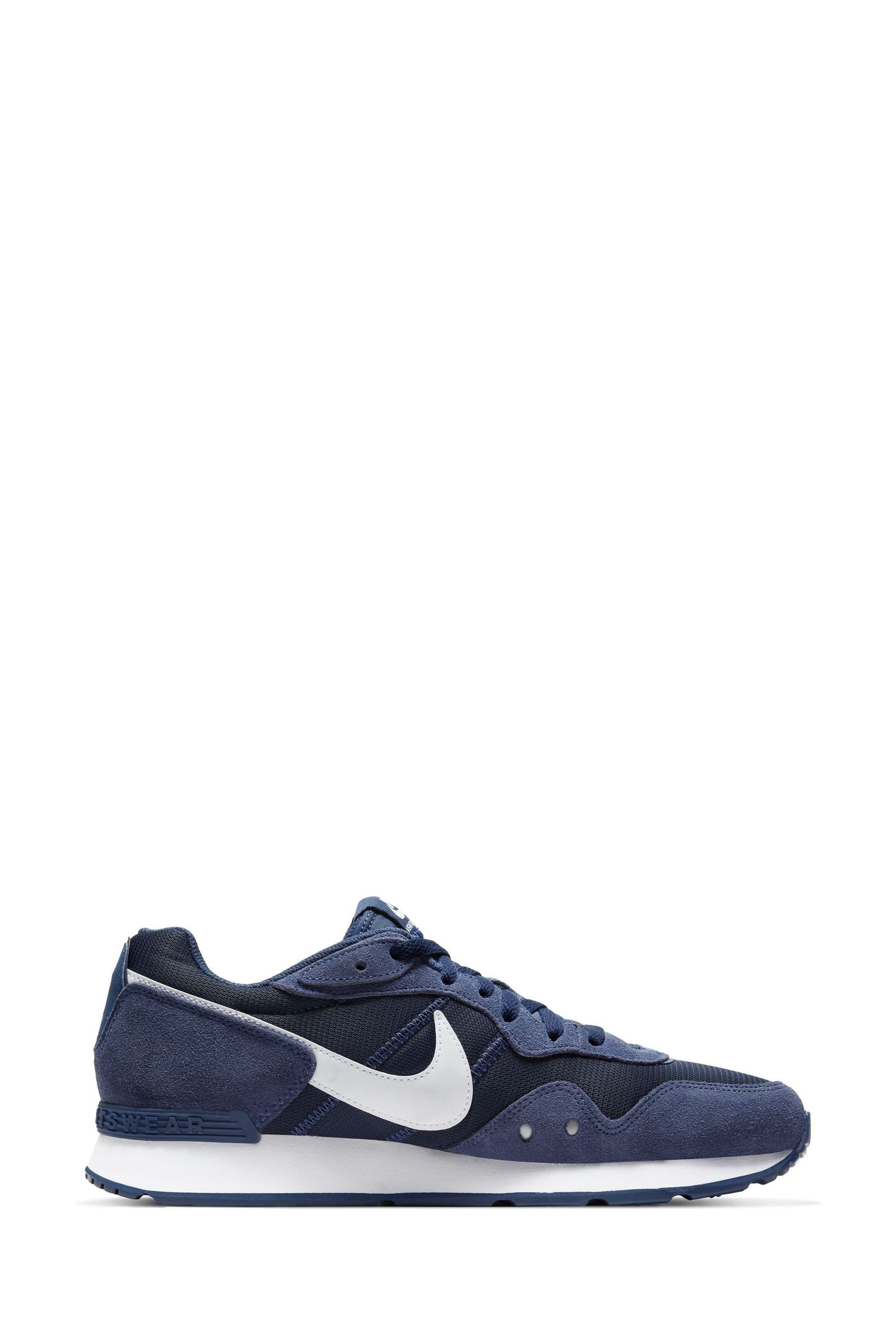 Nike Navy Venture Runner Trainers