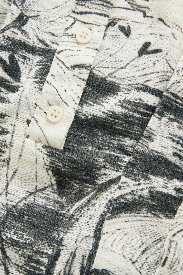 Sketched Black/White Print Short Sleeve Blouse - Image 6 of 6