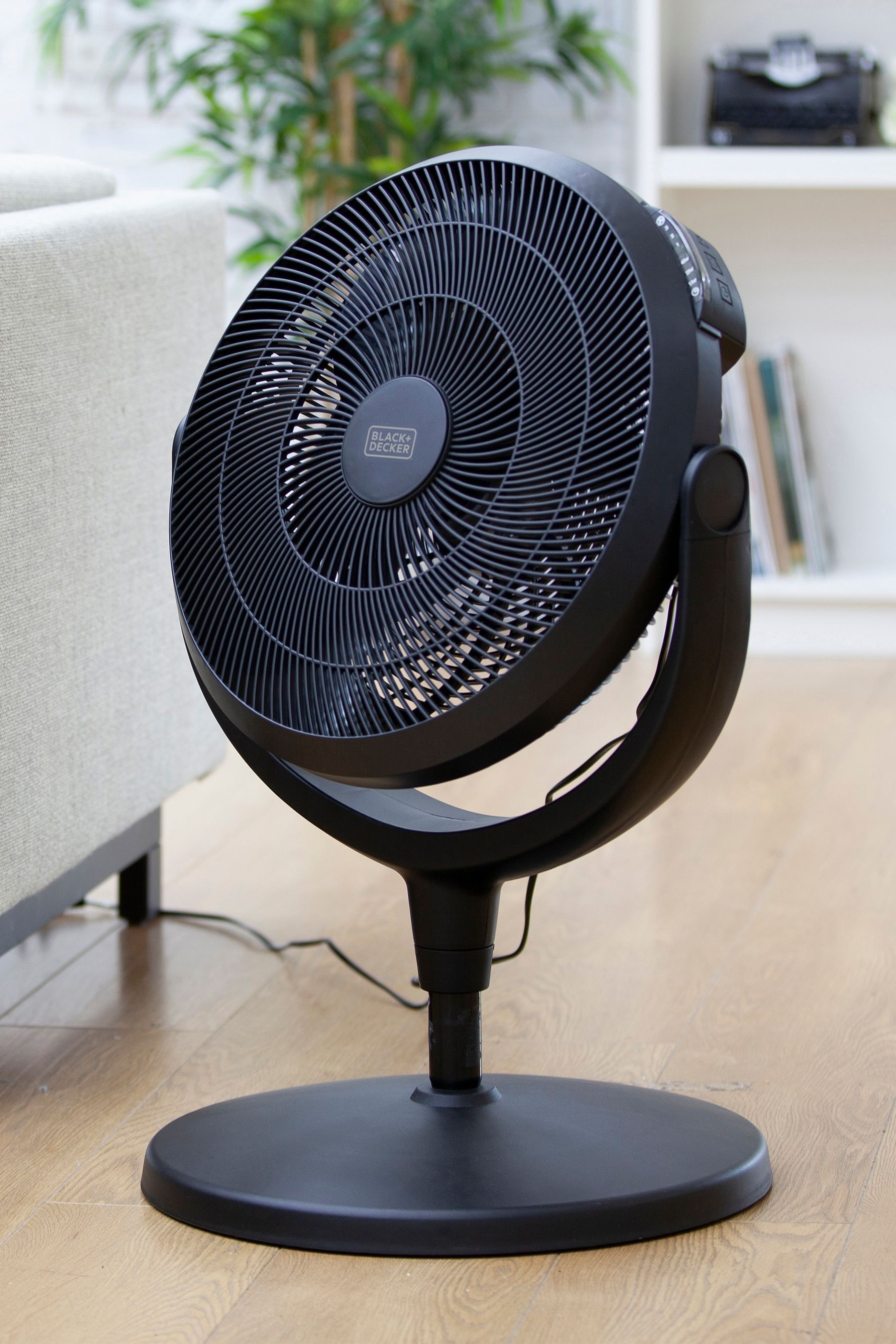 Buy Black Decker White 16 Inch High Velocity Power Stand Fan