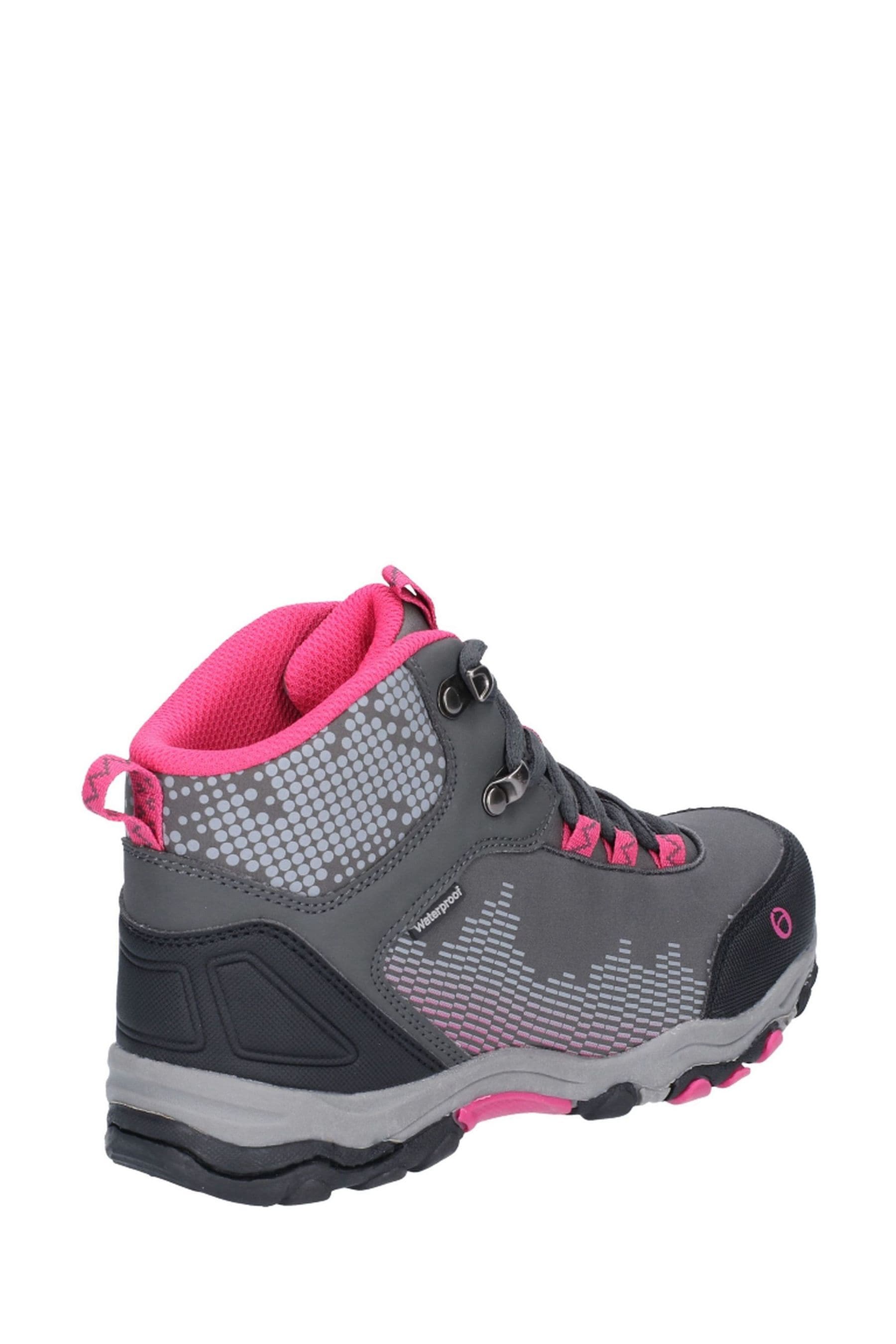 Girls walking boots best sale size 2