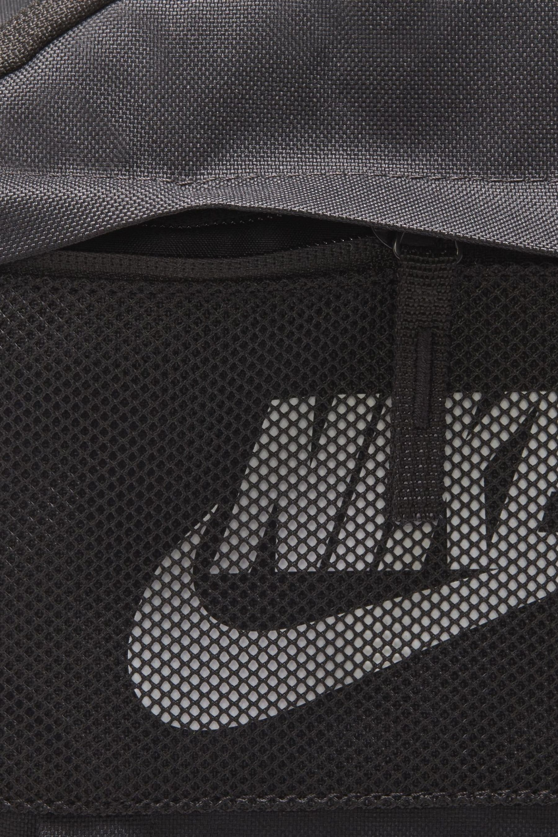Nike backpack outlet black and white