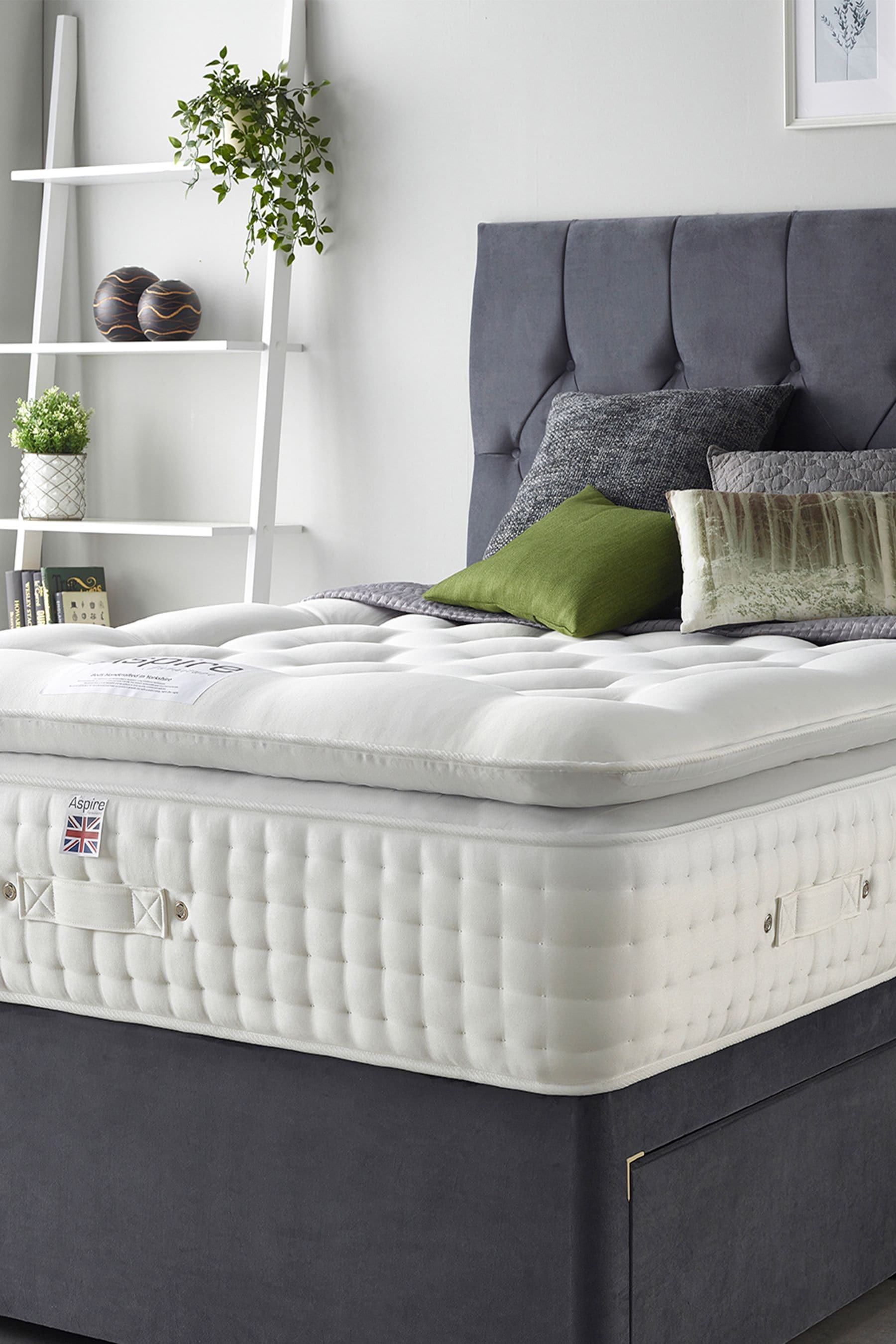 King size pillow top online mattress near me