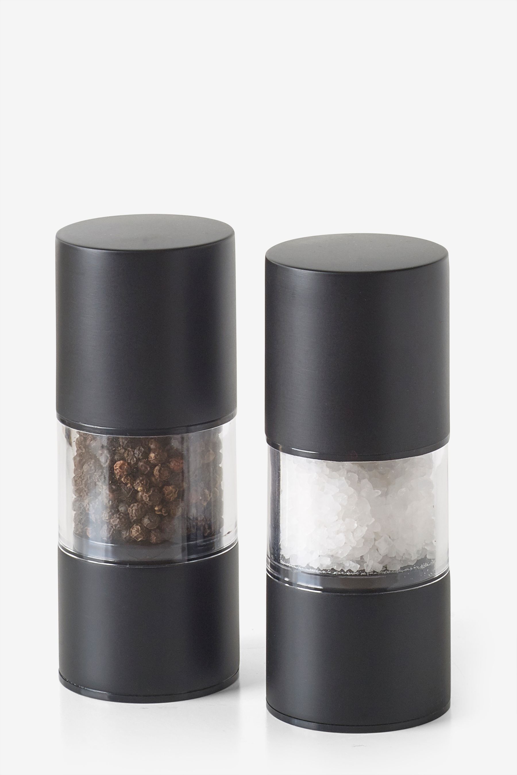 Salt and outlet pepper dining table