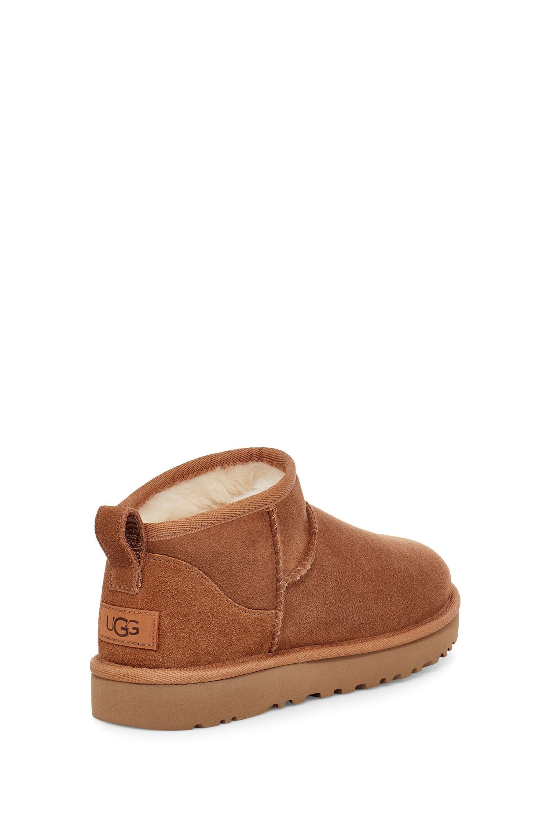 Ugg mini 2024 classic camel