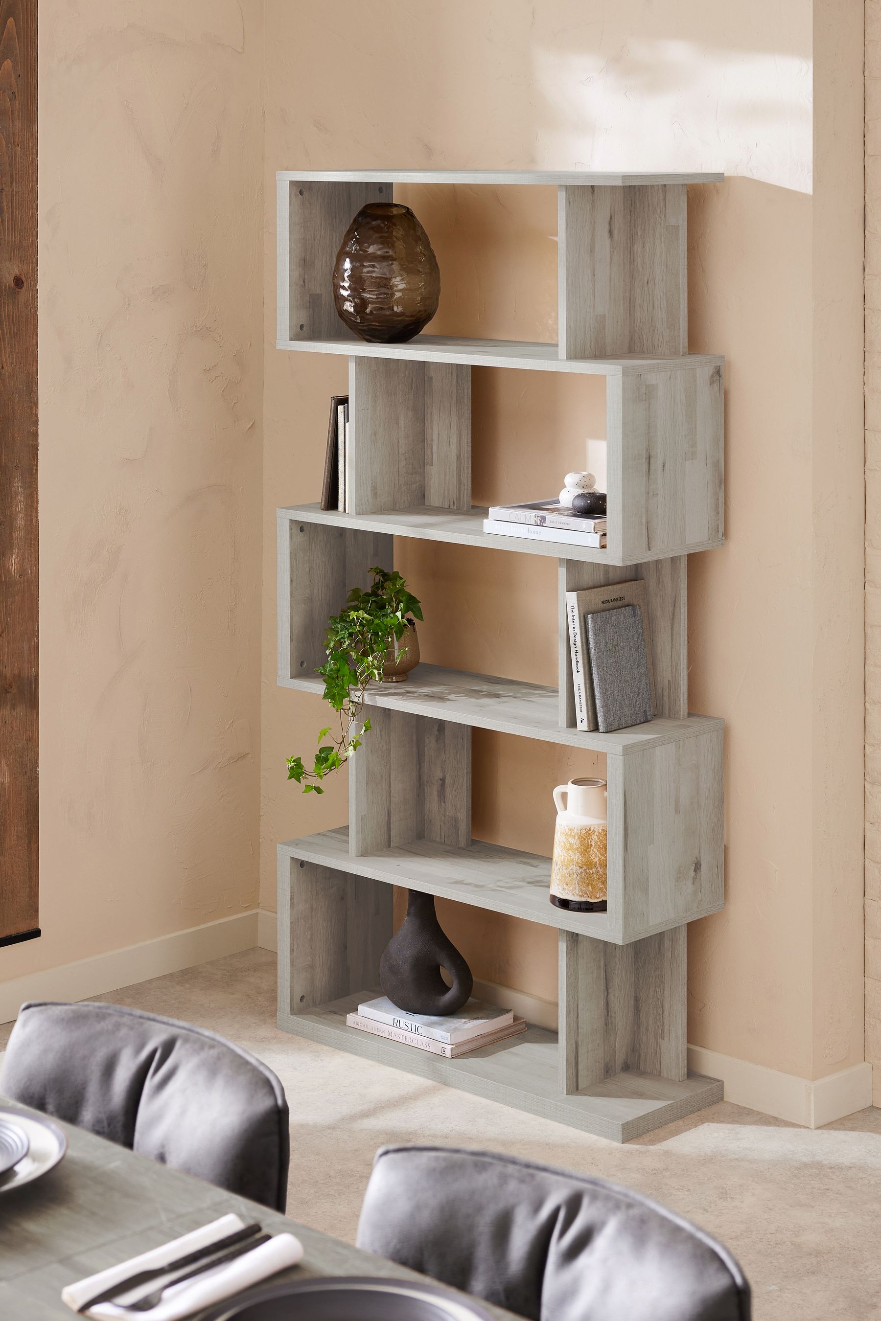 Bronx extending clearance display shelf