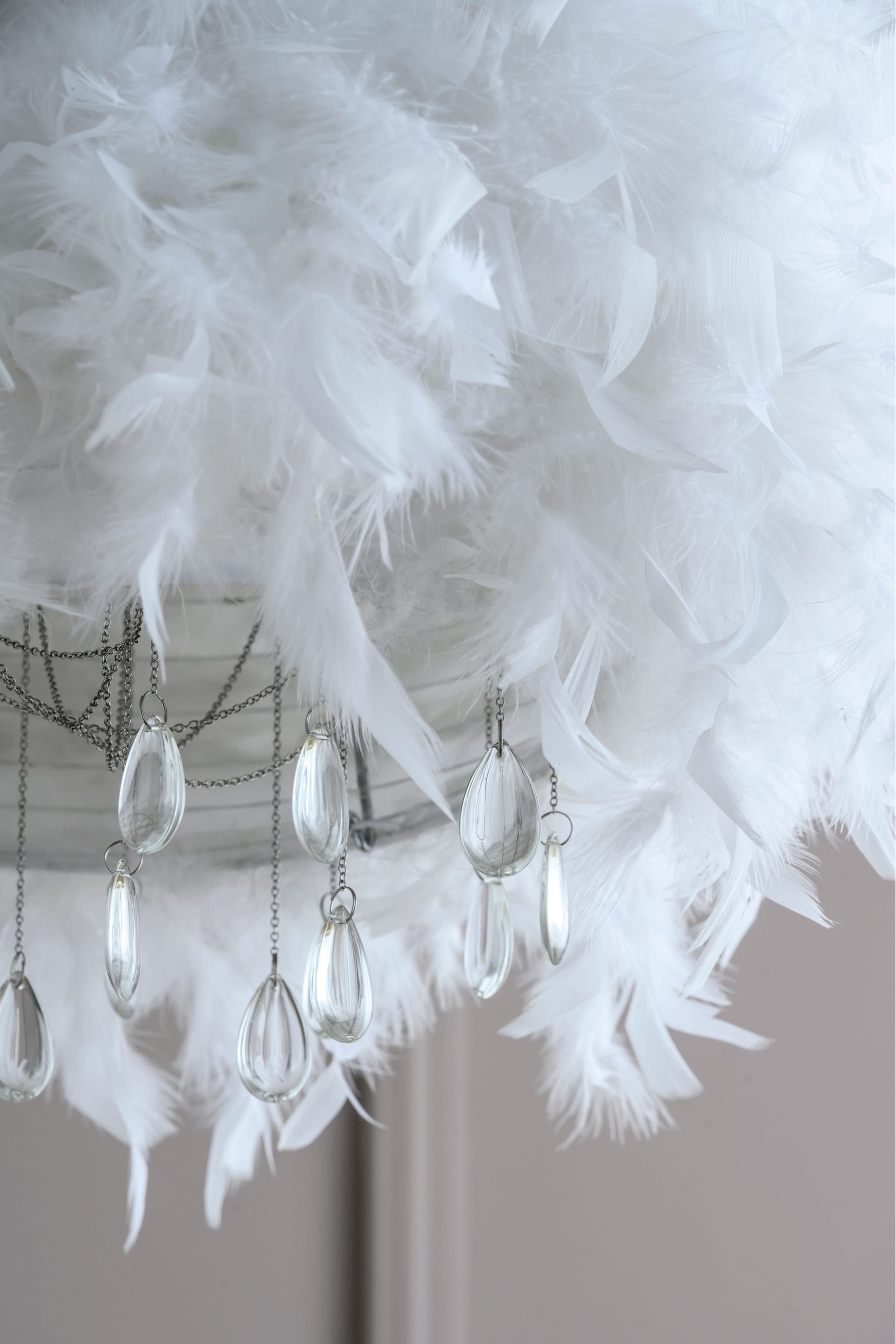 White Feather Easy Fit Lamp Shade - Image 4 of 7
