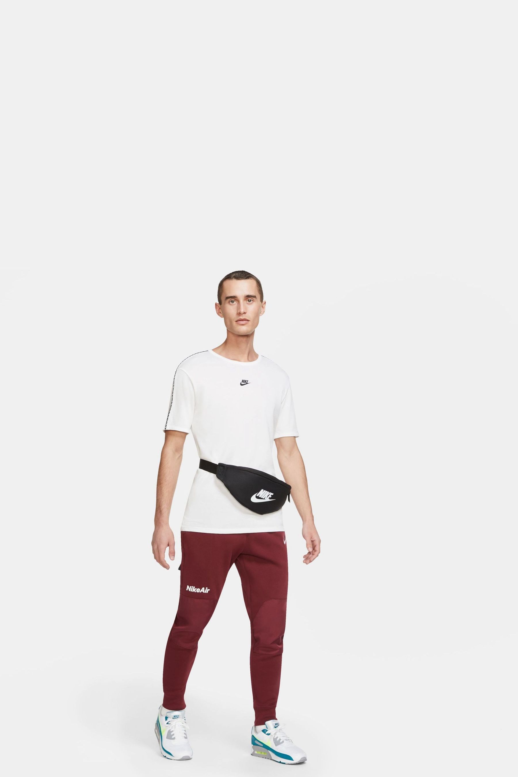 Waist pouch sales nike