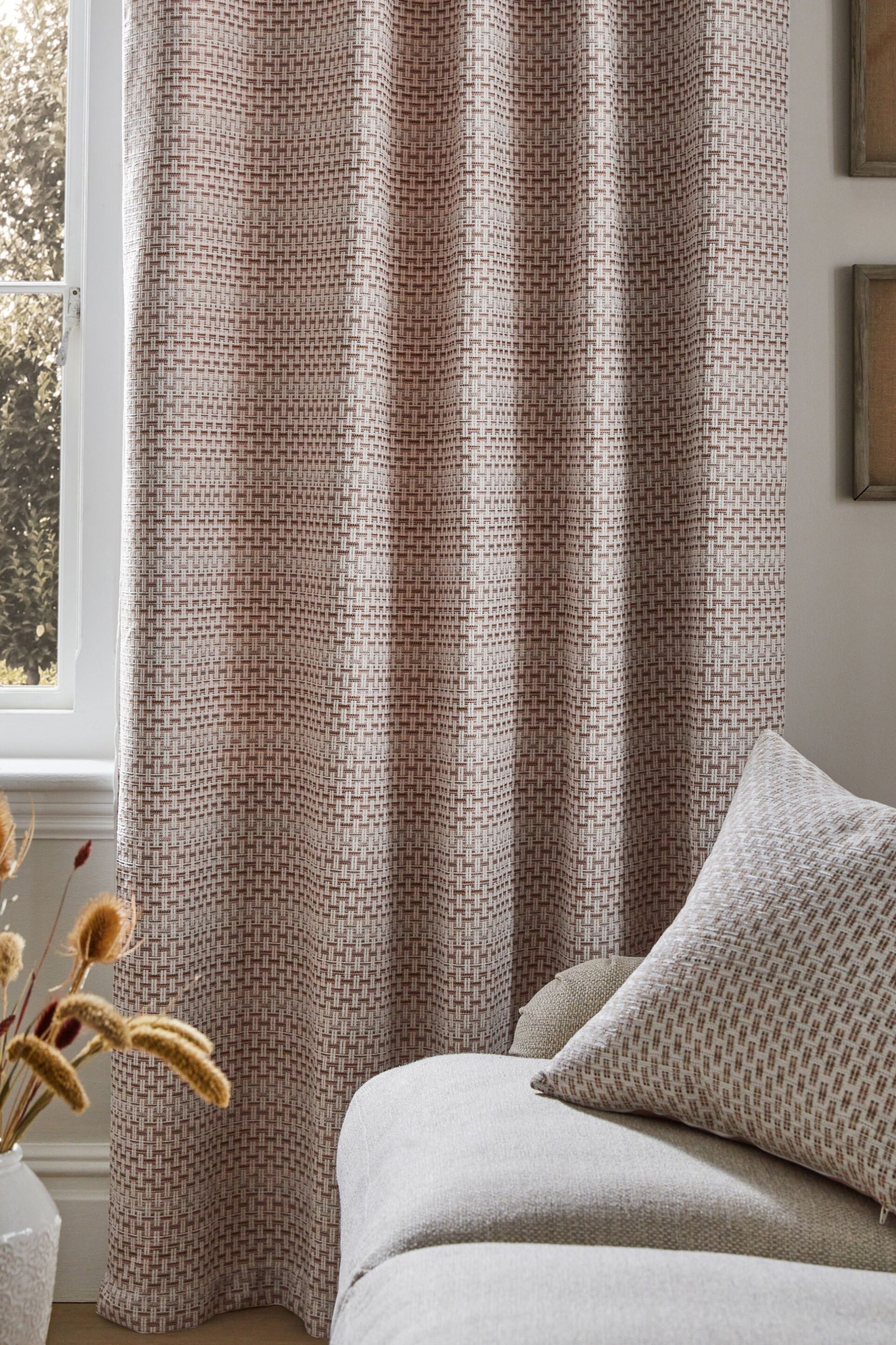 Natural/Pink Chunky Texture Eyelet Lined Curtains - Image 2 of 5