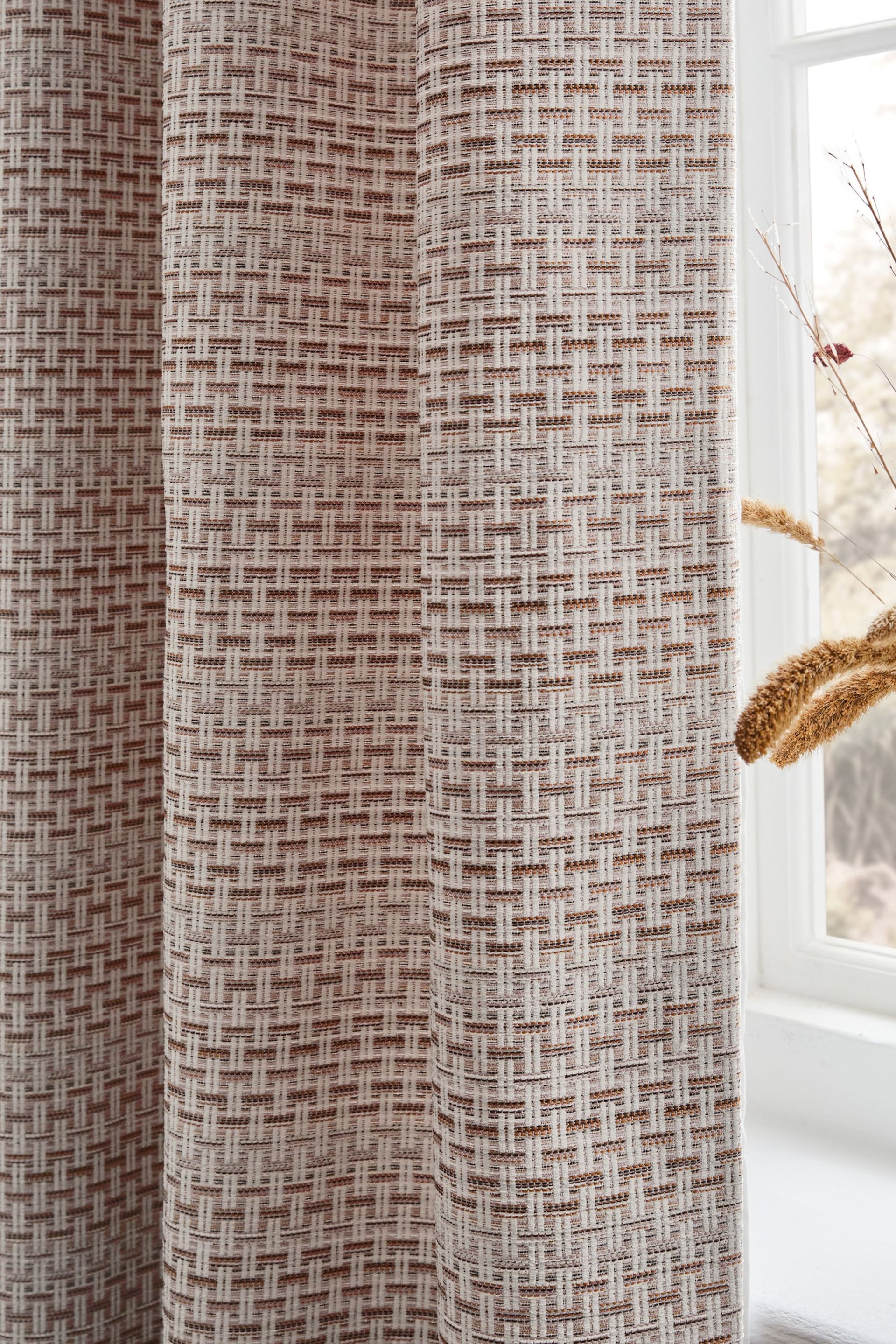 Natural/Pink Chunky Texture Eyelet Lined Curtains - Image 3 of 5