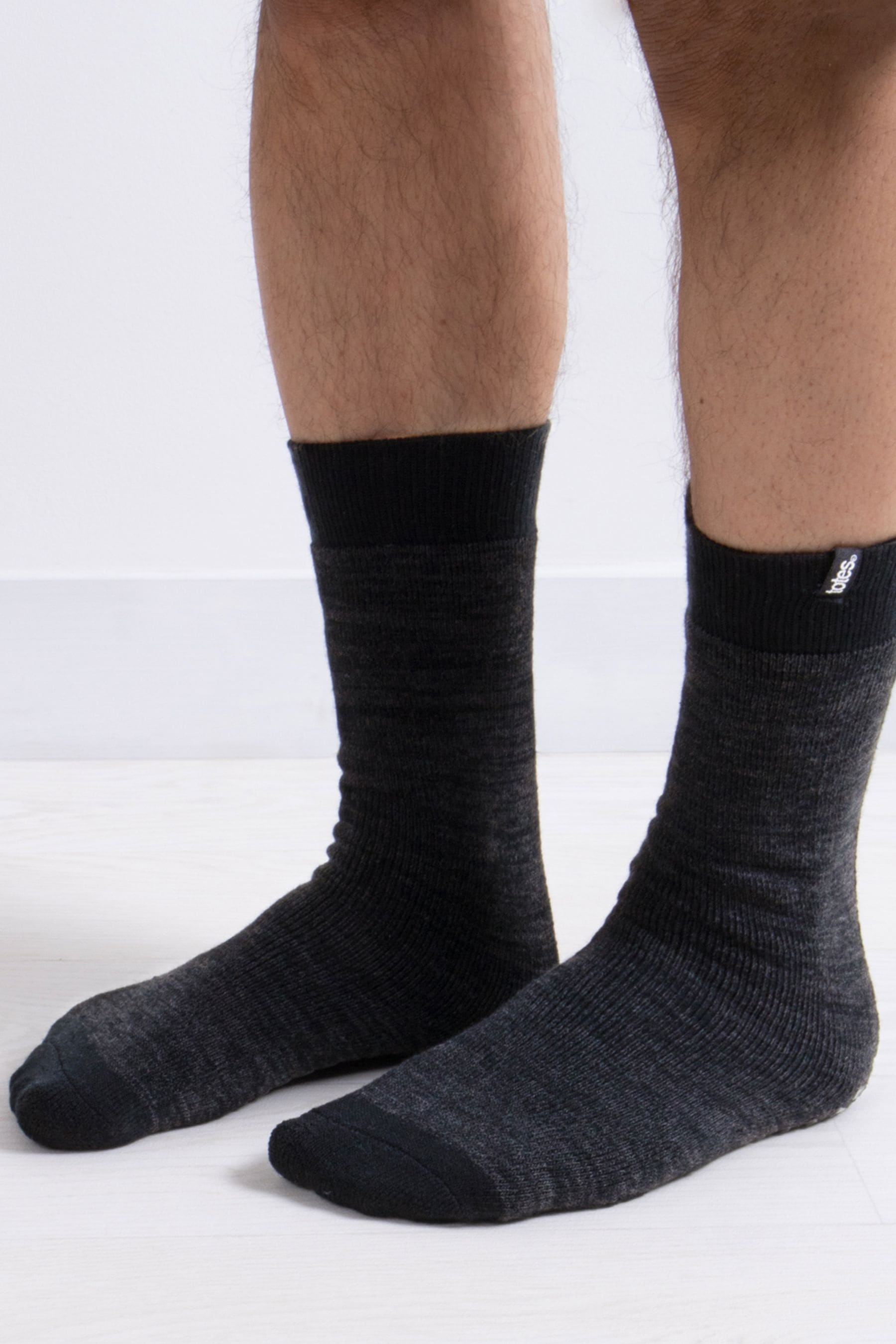 Totes Black Mens Toasties Original Slipper Socks Pack Of 2
