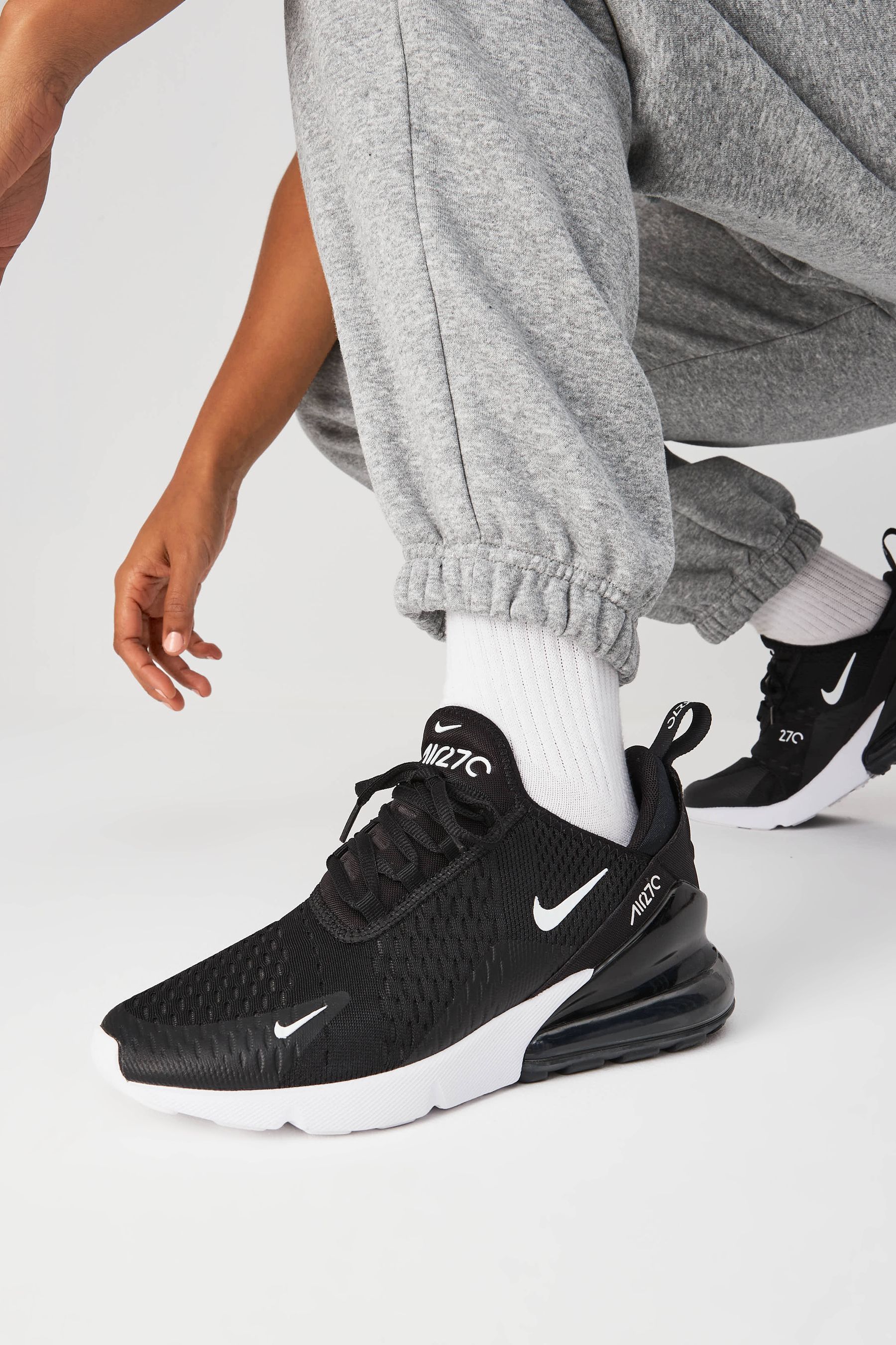 Black white nike 270 store