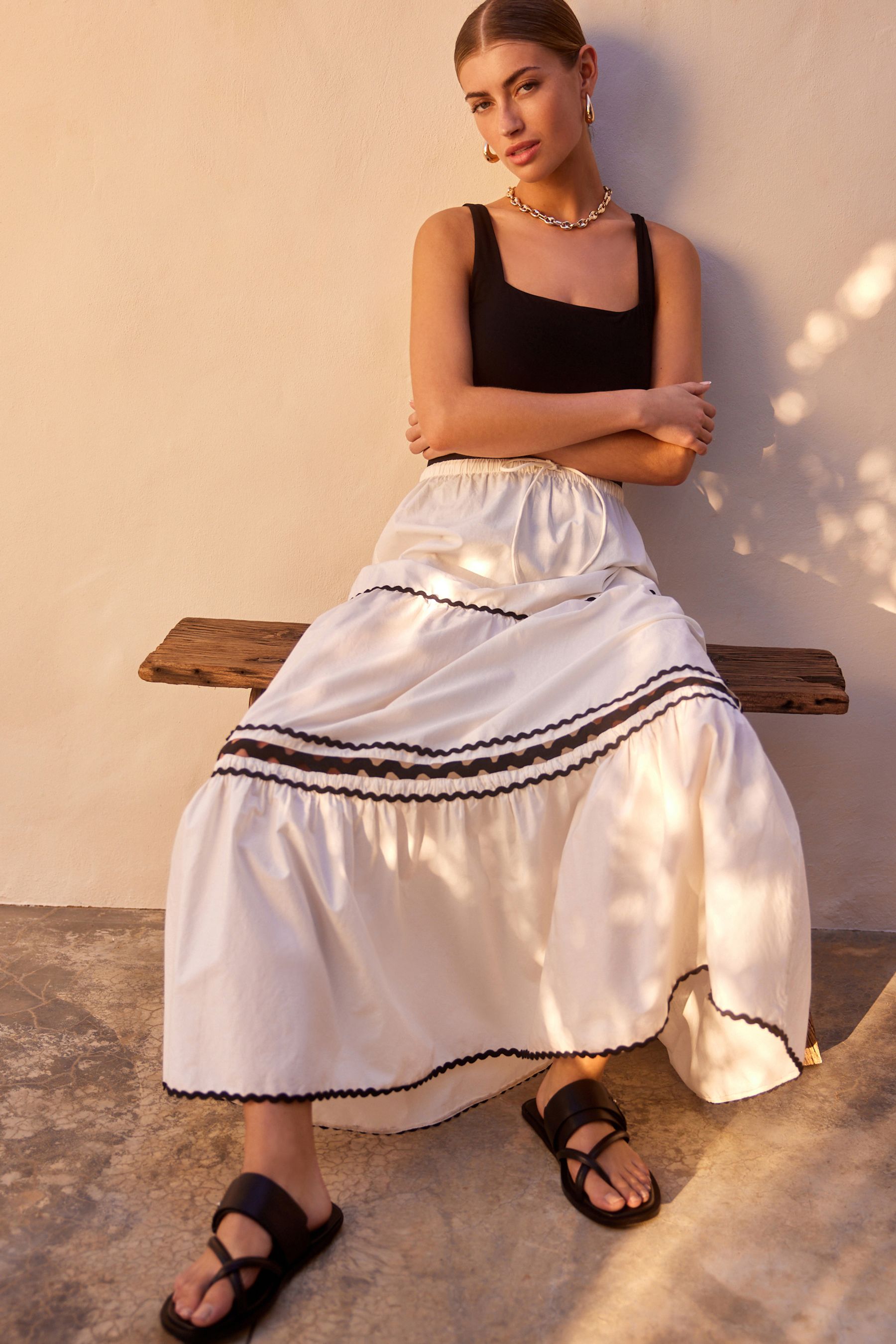 Black and white flowy maxi skirt cheap