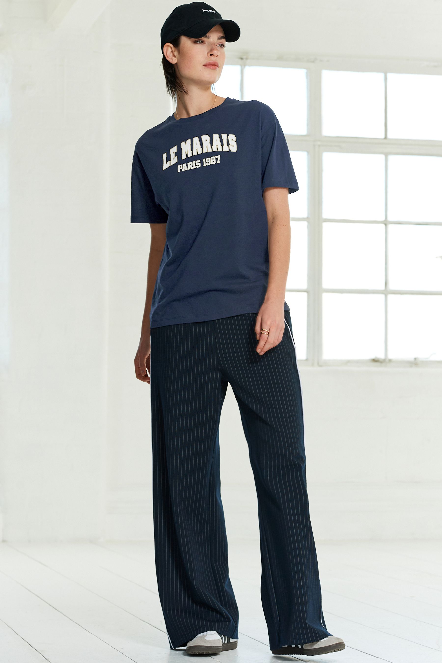 New balance le marais paris hot sale