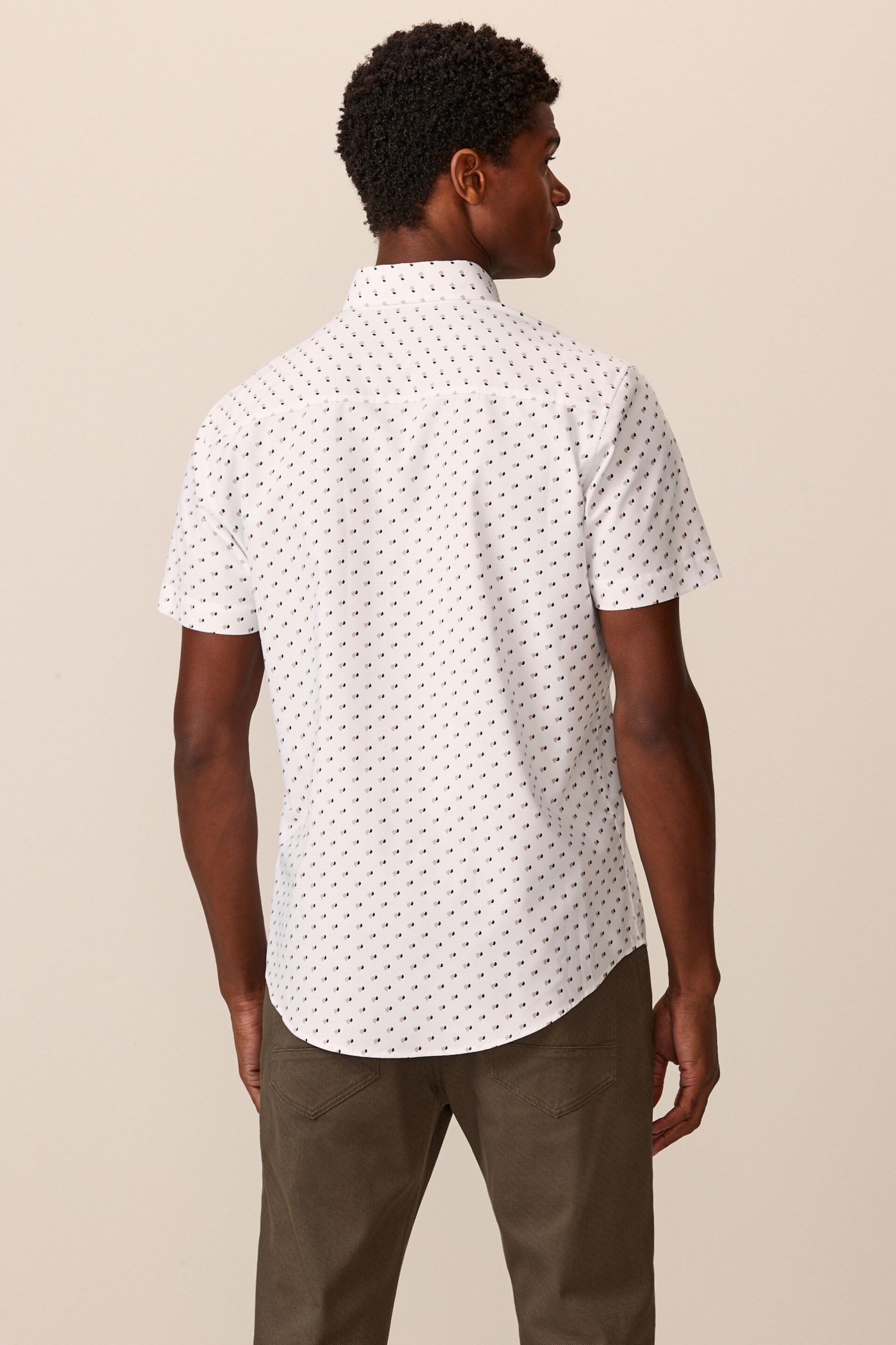 White/Neutral Brown Spot Easy Iron Button Down Short Sleeve Oxford Shirt - Image 3 of 6