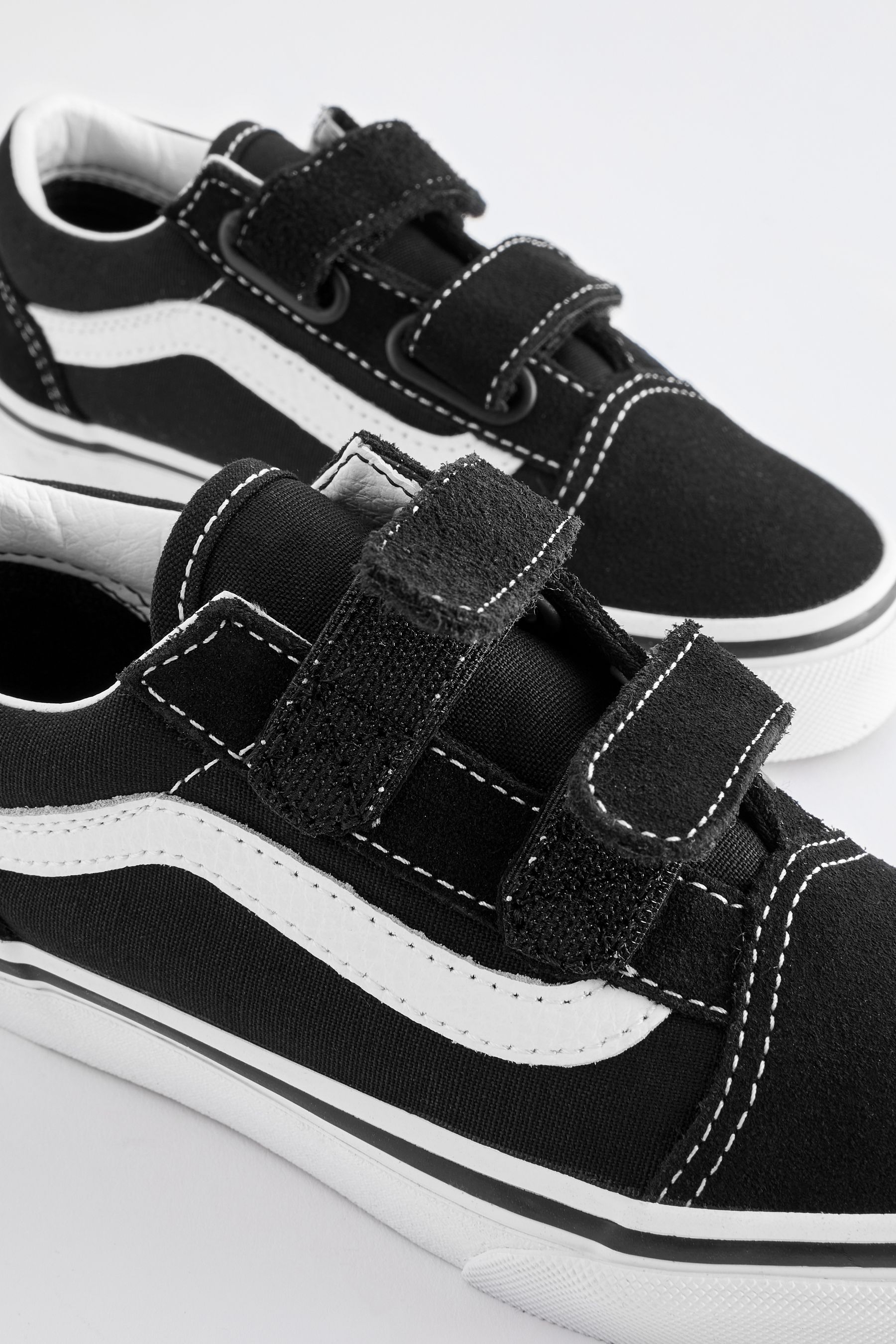 Vans old skool v kids on sale