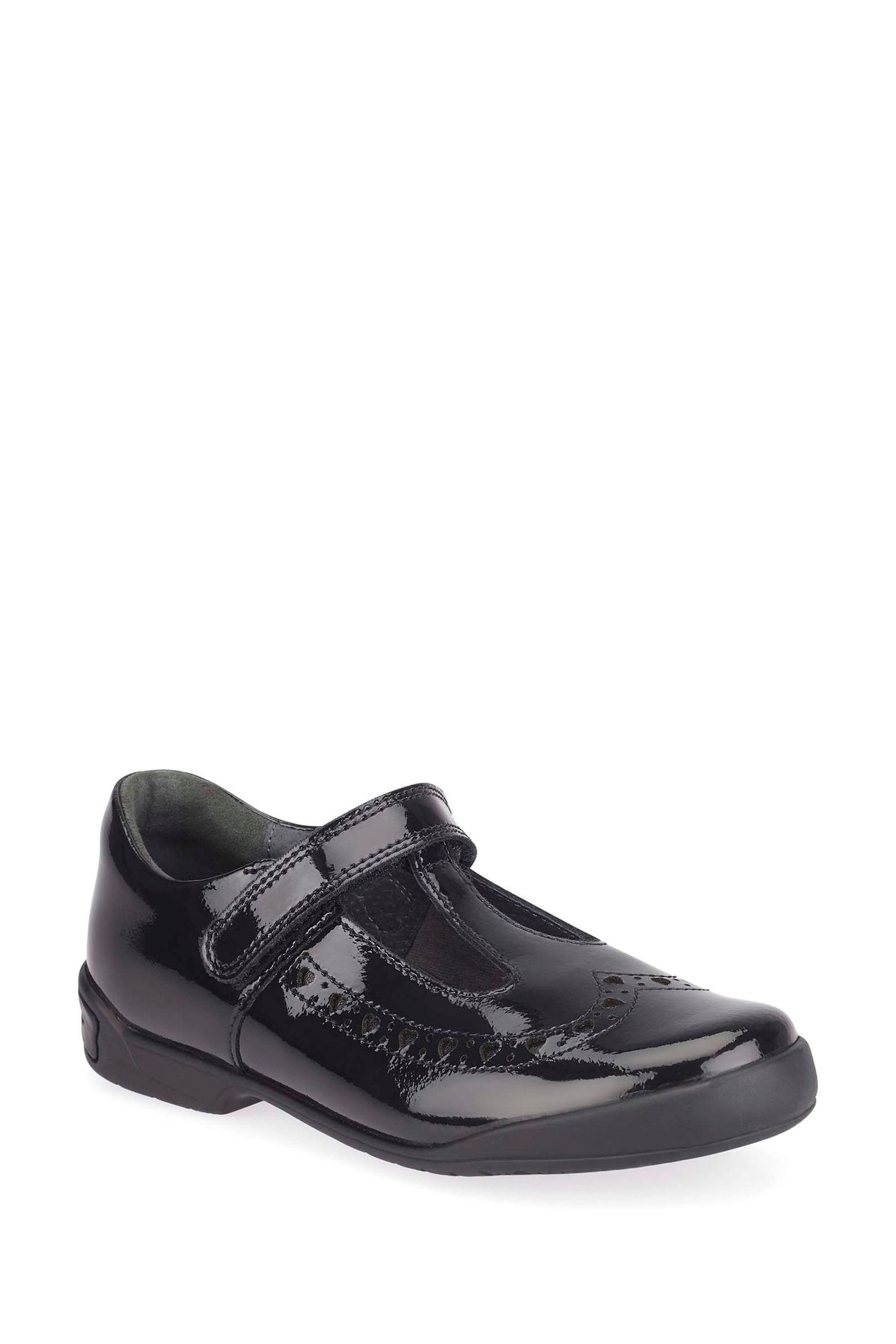 Narrow fitting hotsell school shoes uk