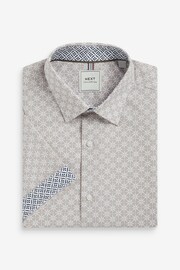 Neutral Brown Geometric Easy Iron Button Down Short Sleeve Oxford Shirt - Image 6 of 8
