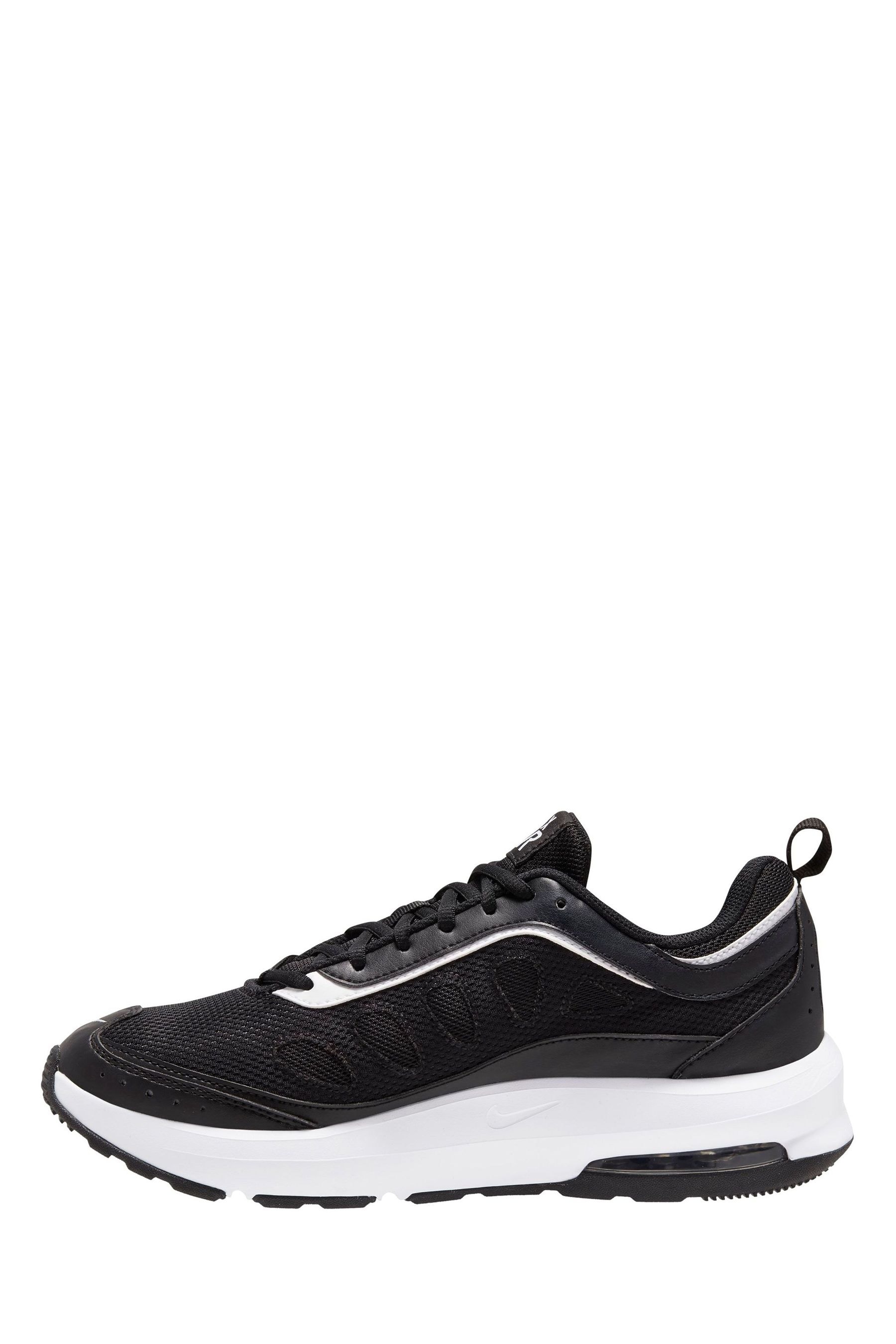 Pull on nike trainers top