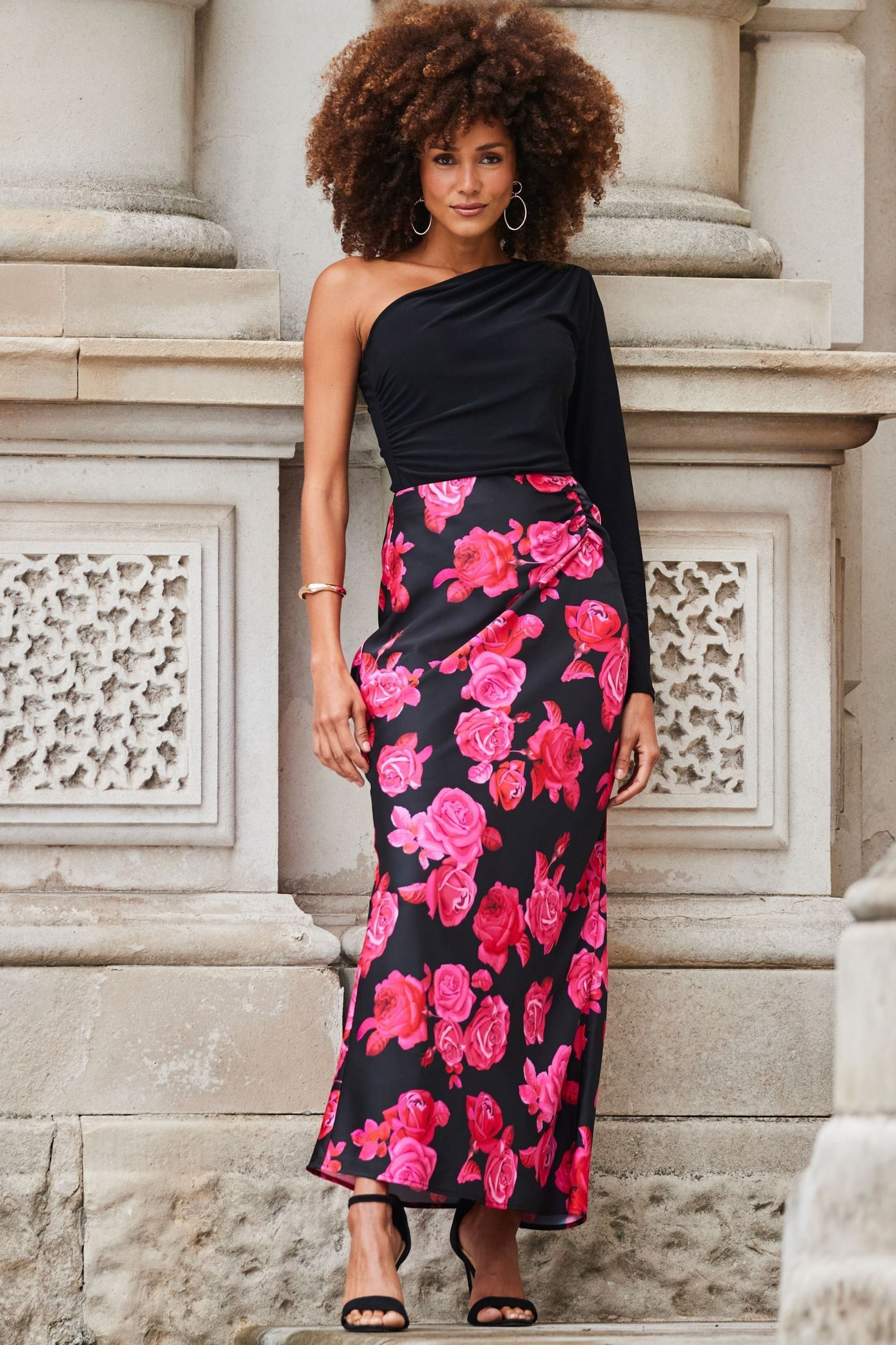 Sosandar Black Floral Print Ruched Detail Satin Maxi Skirt - Image 4 of 5