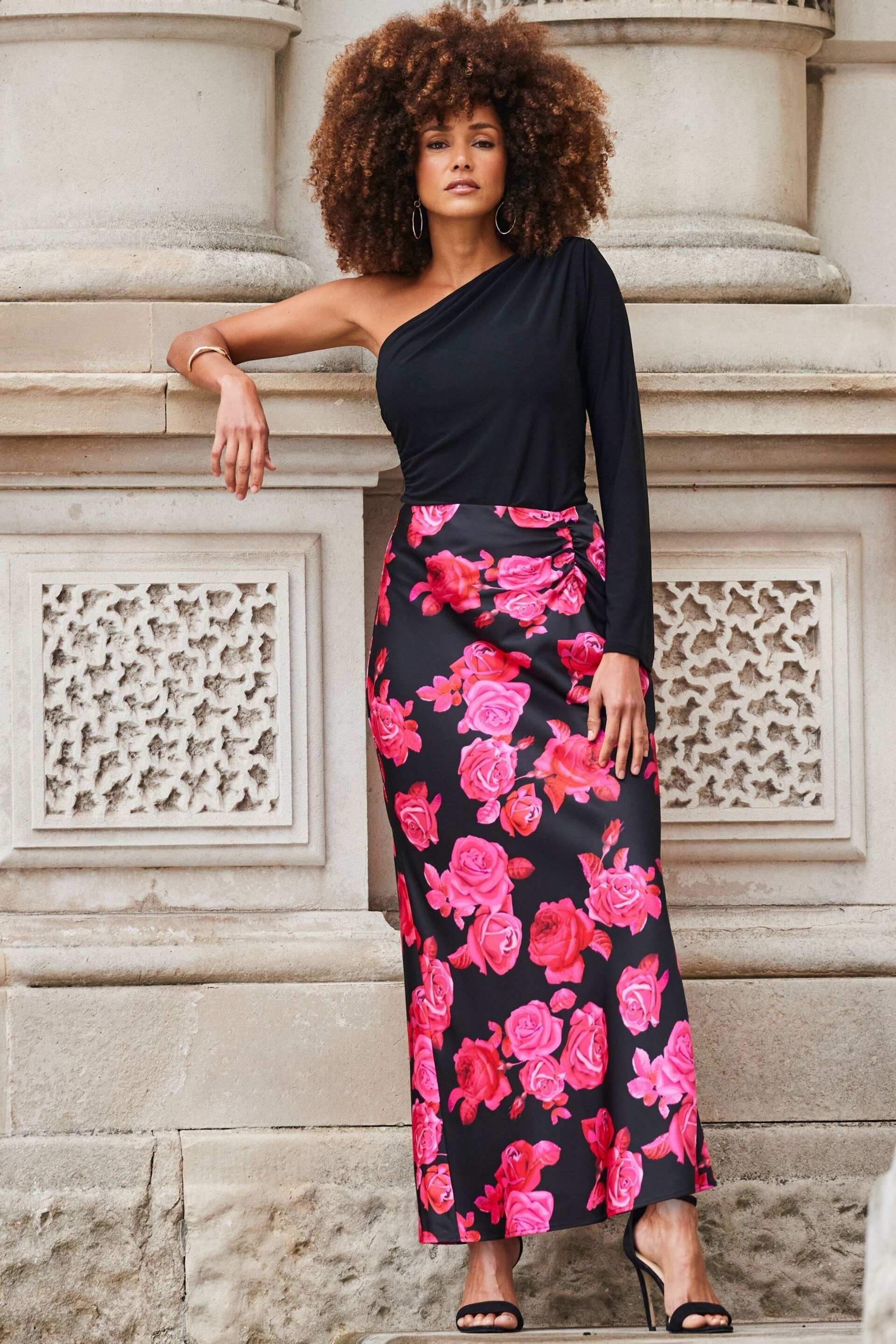 Sosandar Black Floral Print Ruched Detail Satin Maxi Skirt - Image 5 of 5