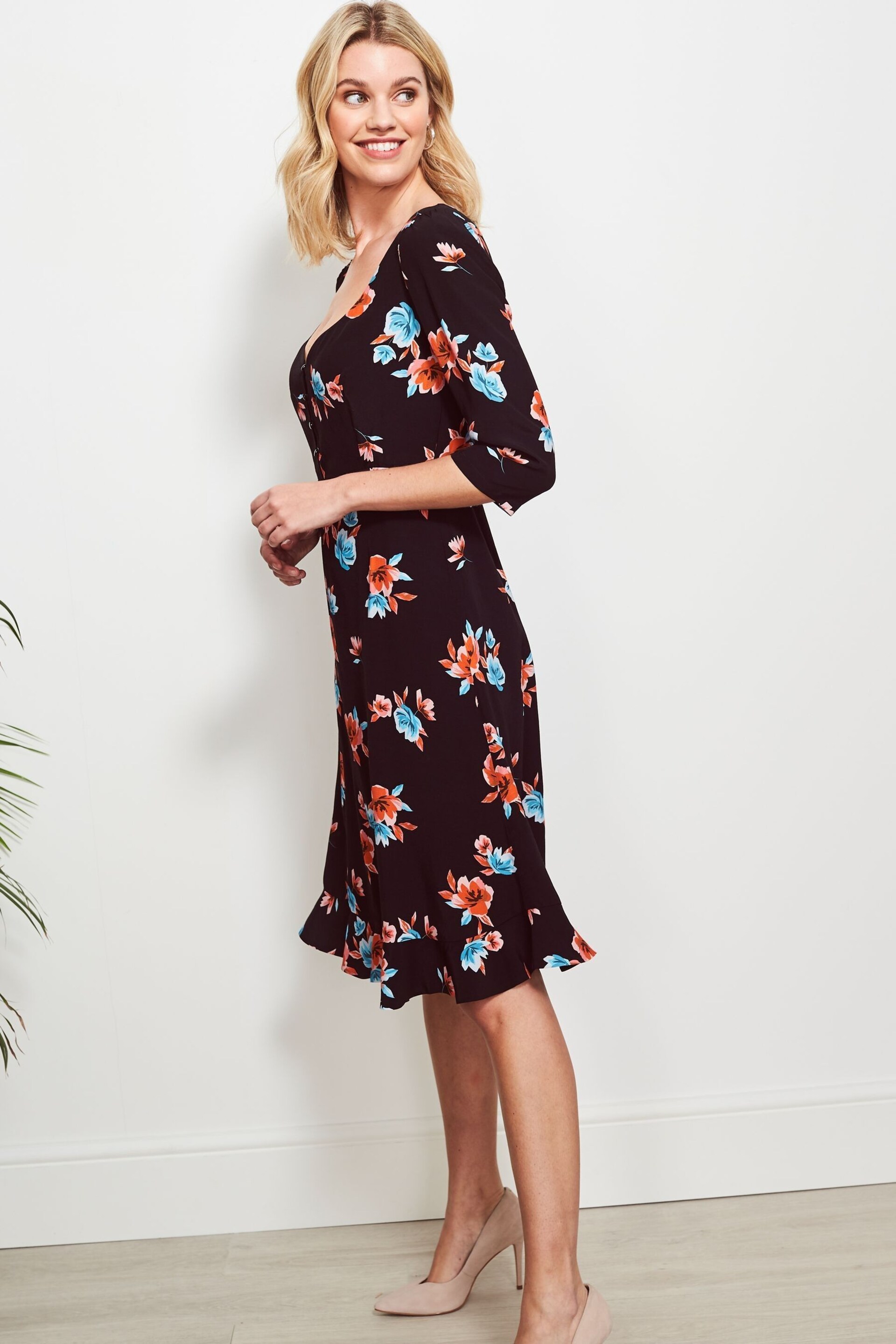 Sosandar Black Floral Print Sweetheart Neck Dress - Image 3 of 5