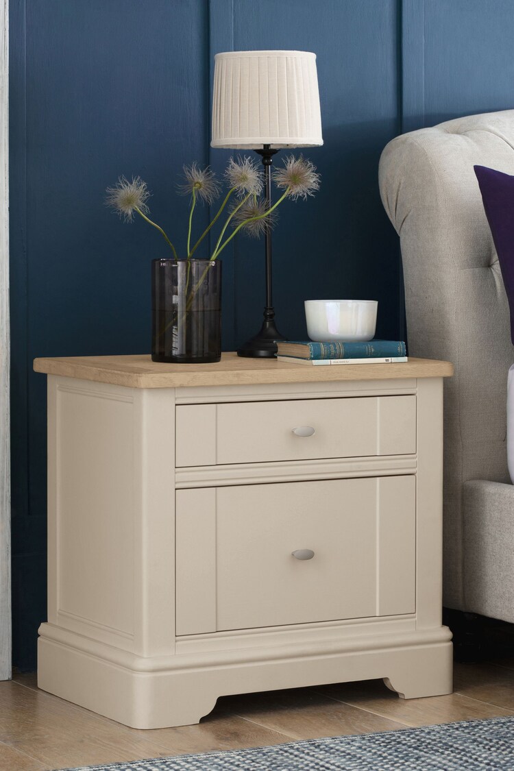 Stone Hampton Country Collection Luxe Painted Oak 2 Drawer Wide Bedside Table - Image 2 of 5