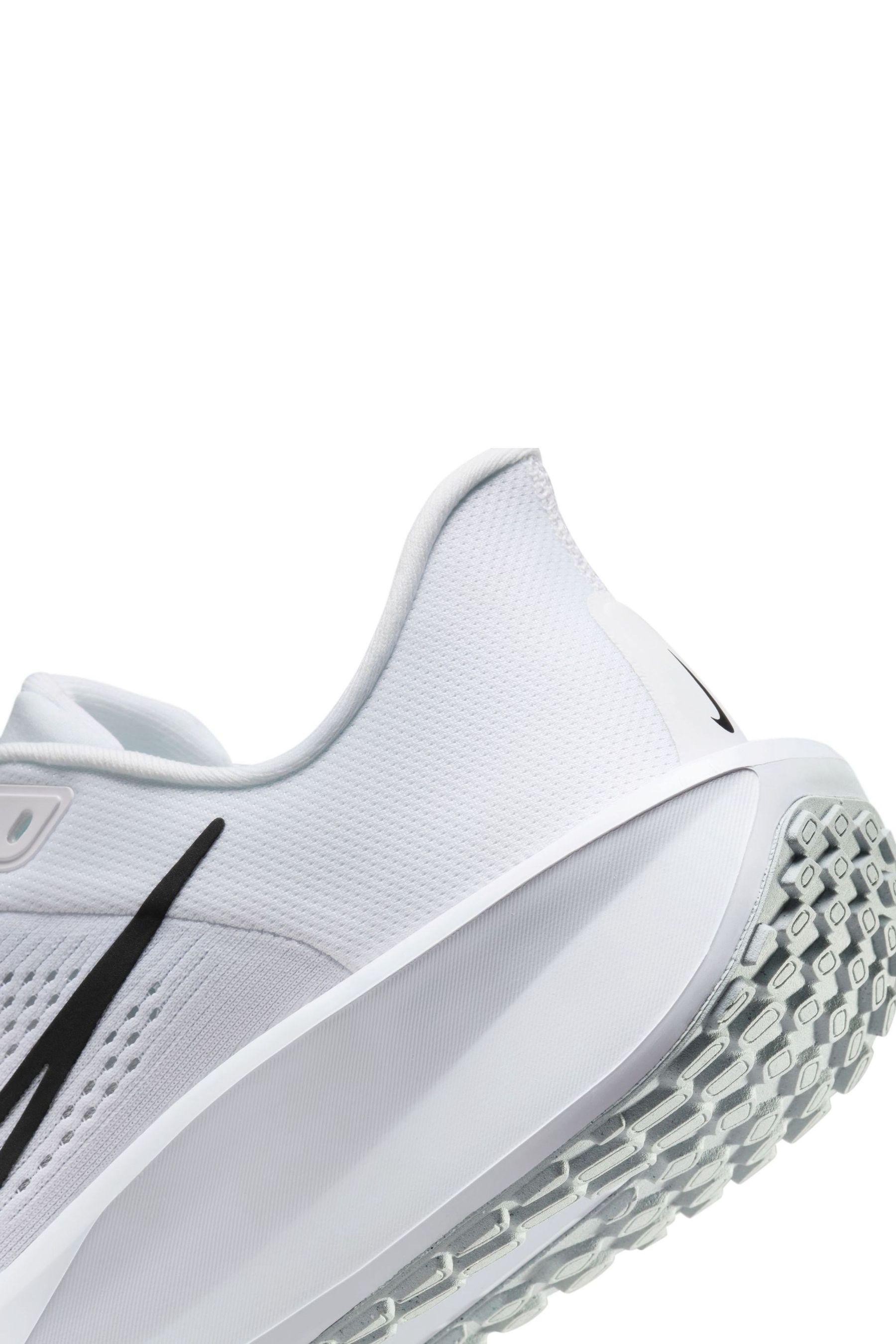 Mens white nike running trainers store